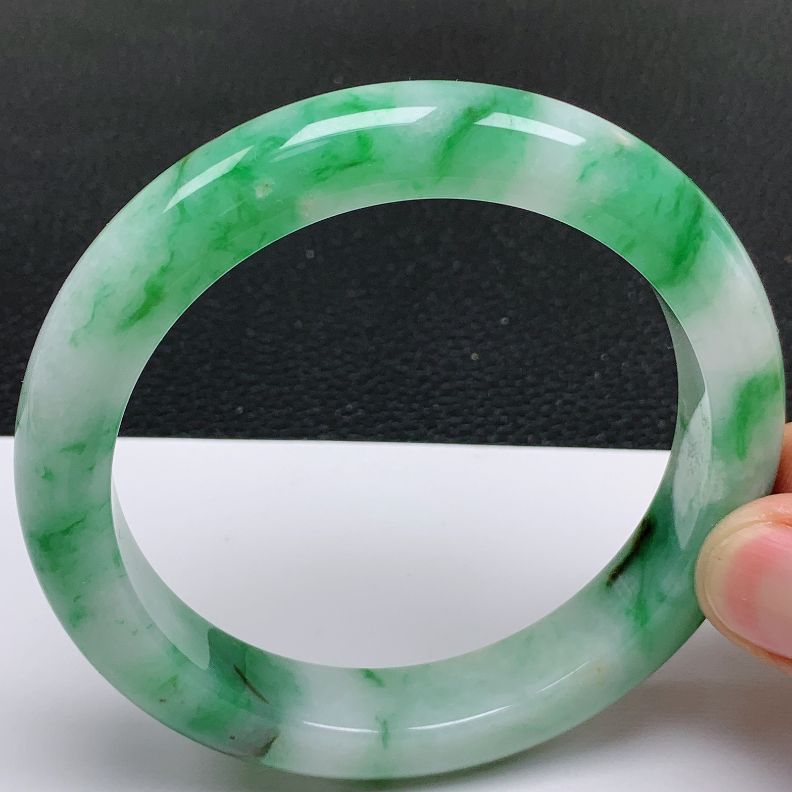 大圈口62～63  天然翡翠老坑冰润飘阳绿正圈厚装手镯 尺寸62.5*13*9.6mm
