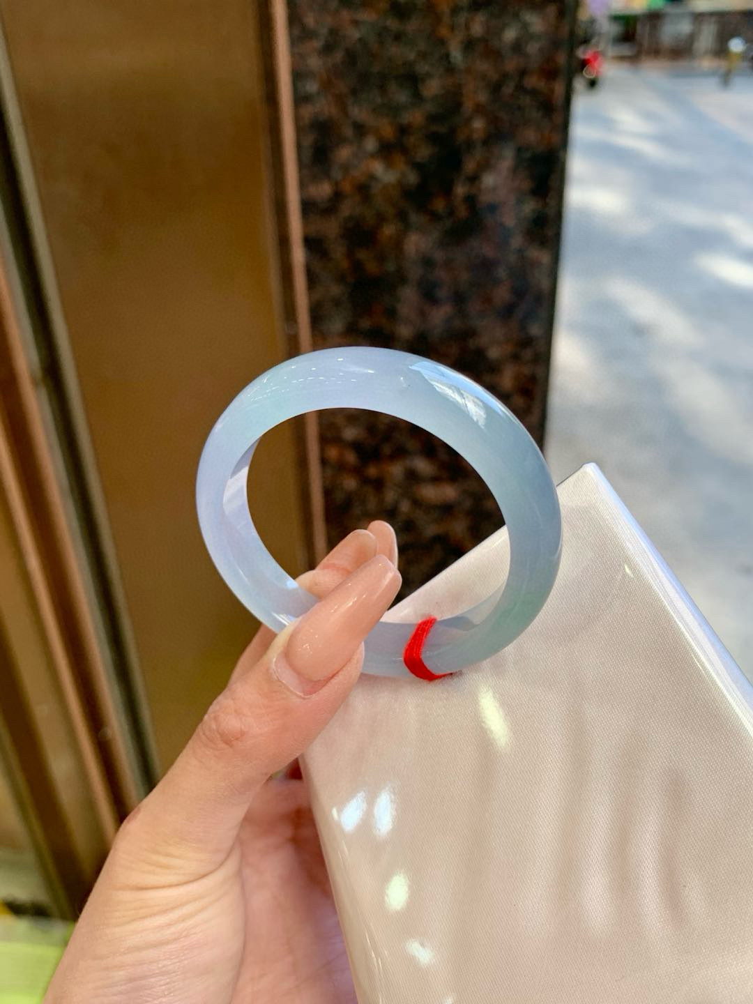 冰春彩贵妃
53.5-45.7-9.8-6
完美，清新淡雅，灵动温润，安宁清淡，明朗欢愉，给人无比的温柔与浪漫之感，优雅显气质！