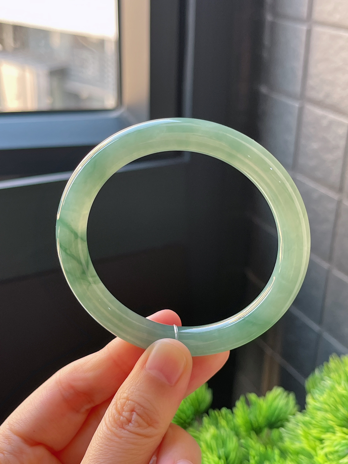 圆镯54.3圈口，翡翠冰糯种绿色手镯