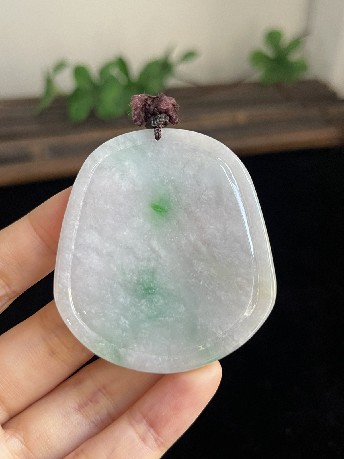 翡翠糯化种飘绿吊坠