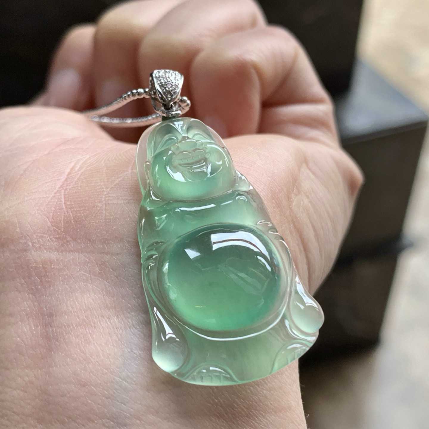 金扣冰晴站佛^_^鲜艳 起光