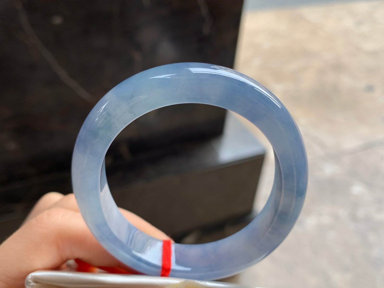 55.2-11.7-7.9

紫罗兰贵妃手镯^_^清新 起光 正圈53可以带