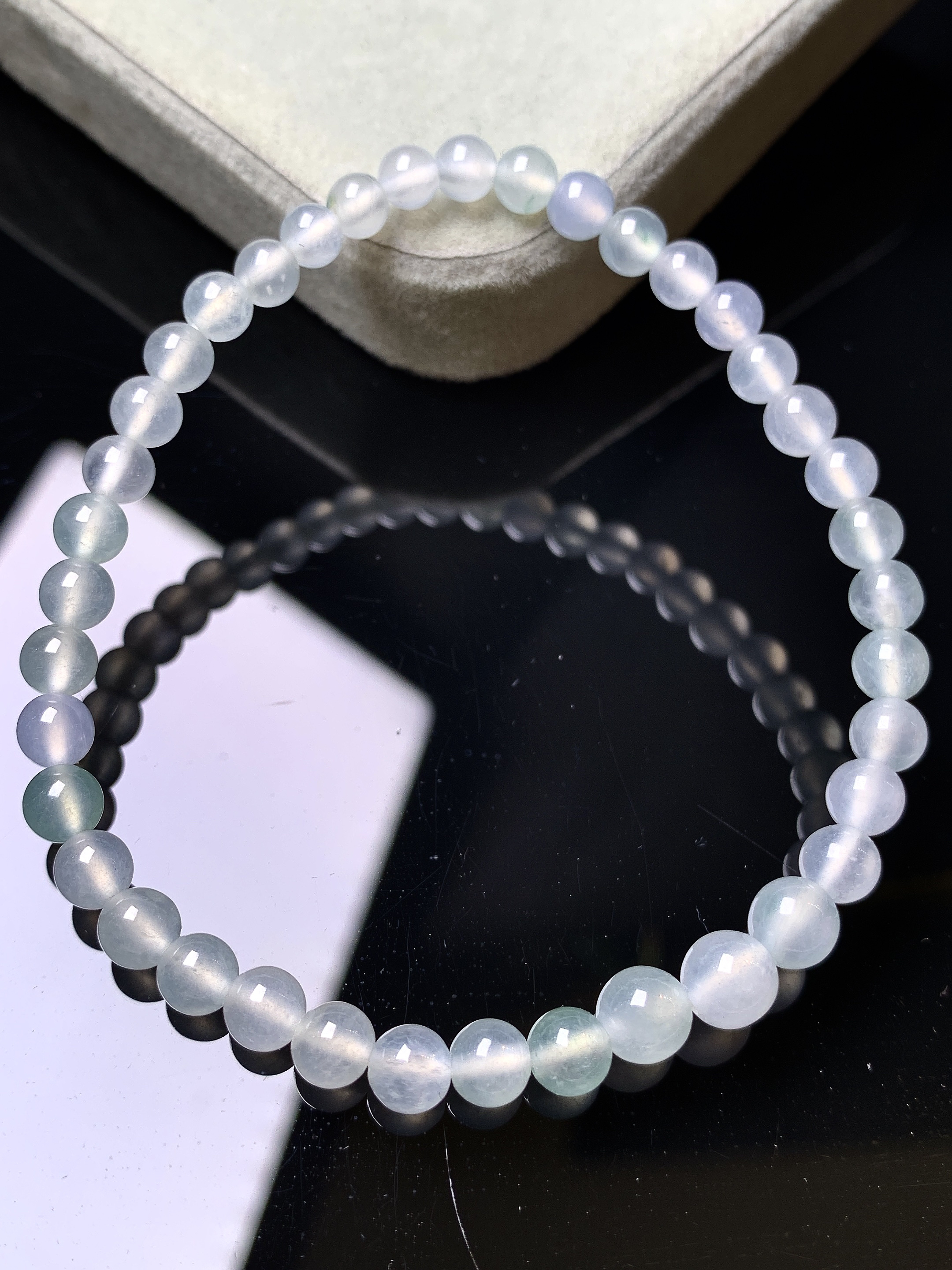 冰种圆珠手链 玉质细腻 色泽艳丽清新 整体尺寸4.5