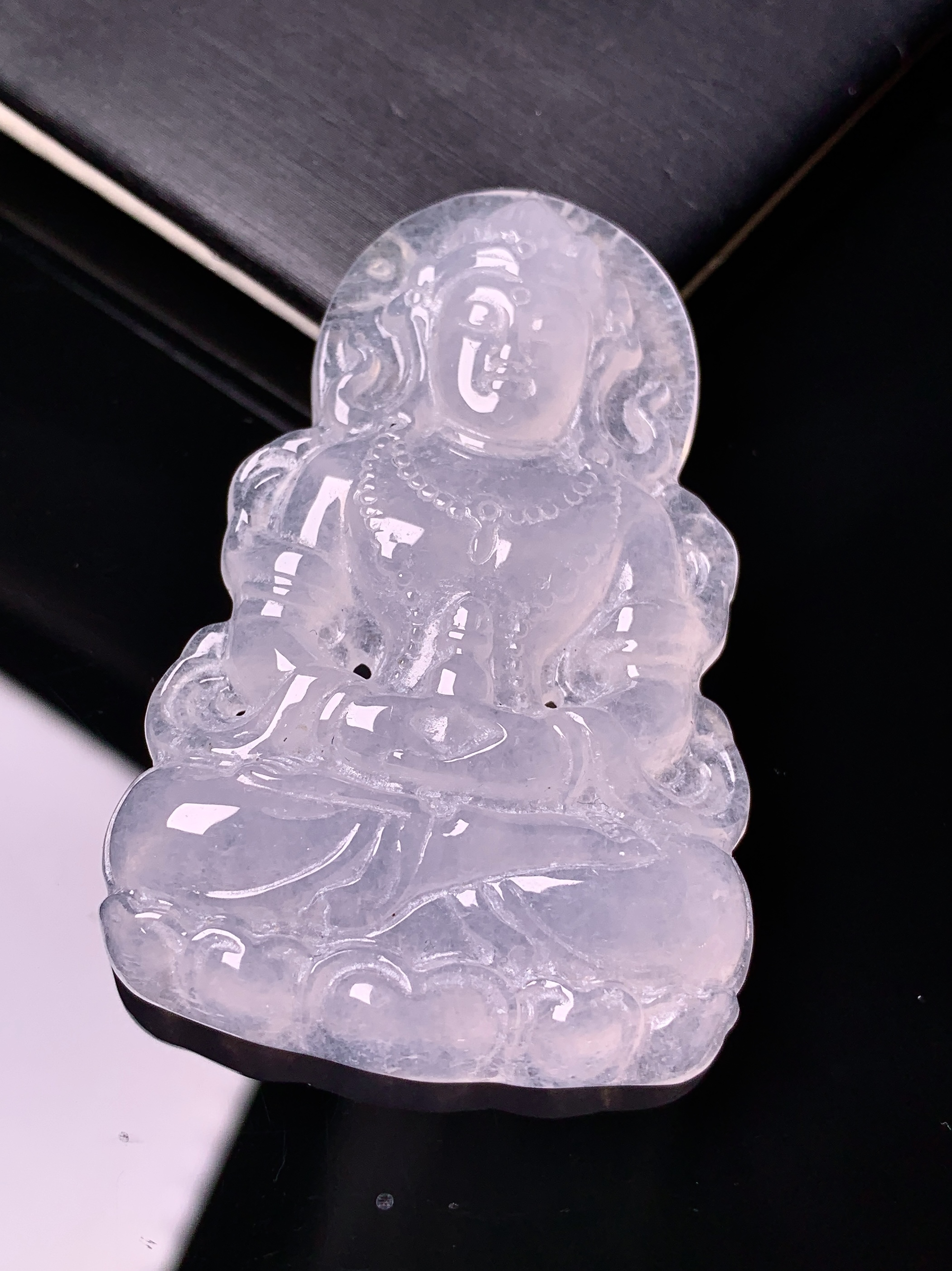 冰种度母观音菩萨吊坠 玉质细腻 色泽艳丽清新 水润亮眼 整体尺寸55.8*36.5*7.5