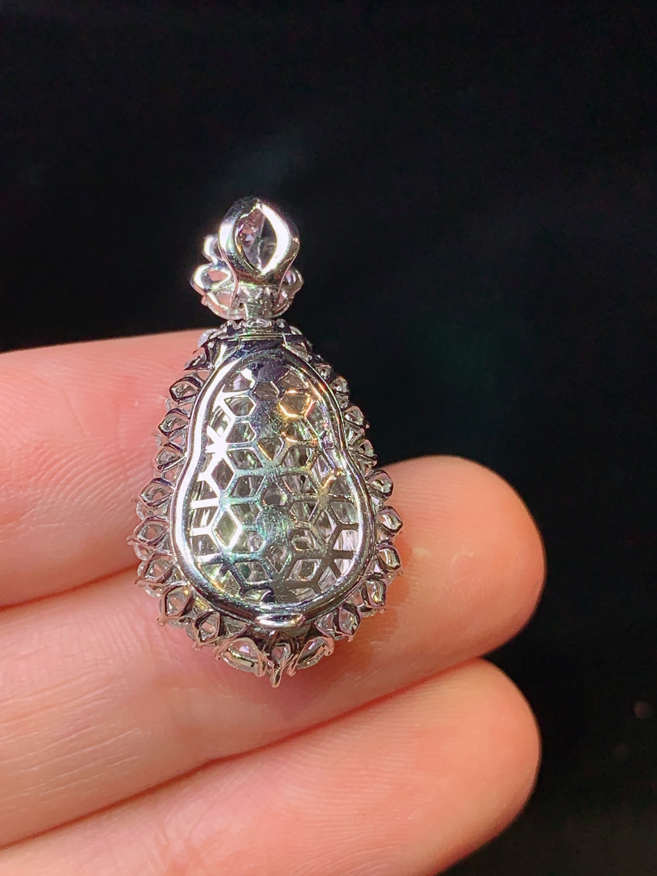 18k金钻镶嵌满绿葫芦吊坠 玉质细腻 色泽艳丽清新 水润亮眼 整体尺寸28*15.6*11.8