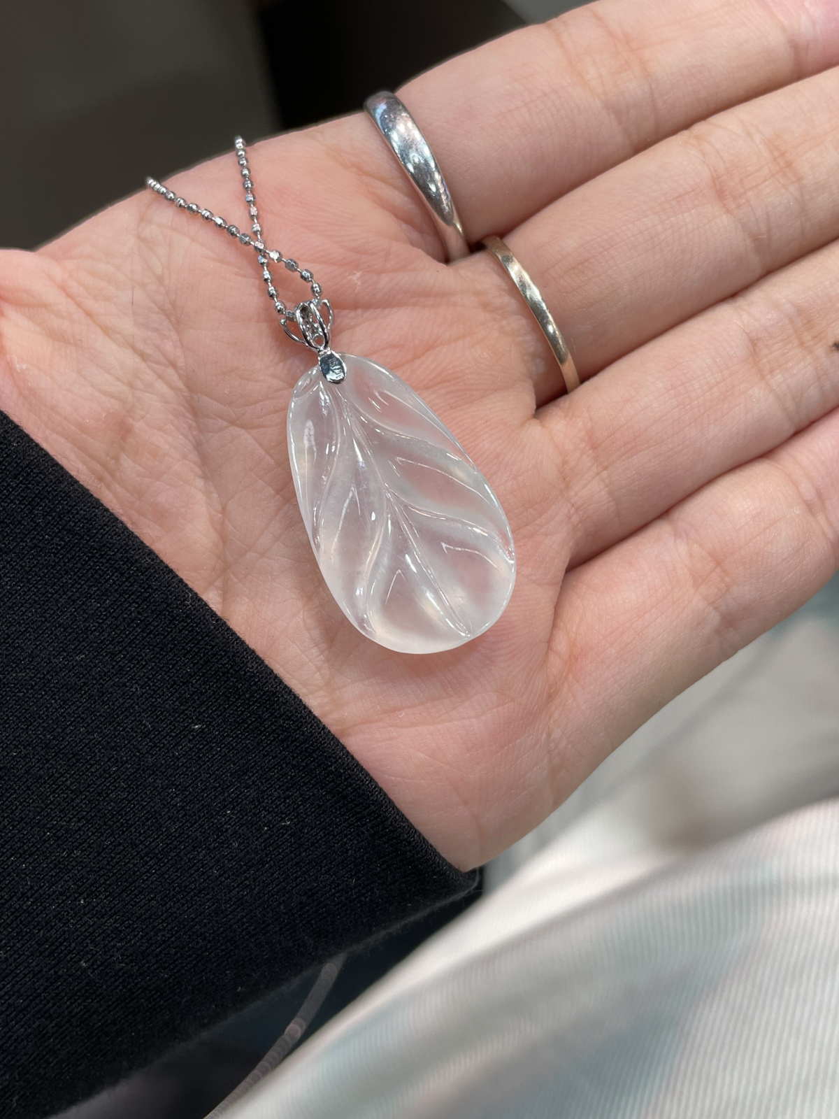 白冰 起光 羽毛叶吊坠

18k金扣头