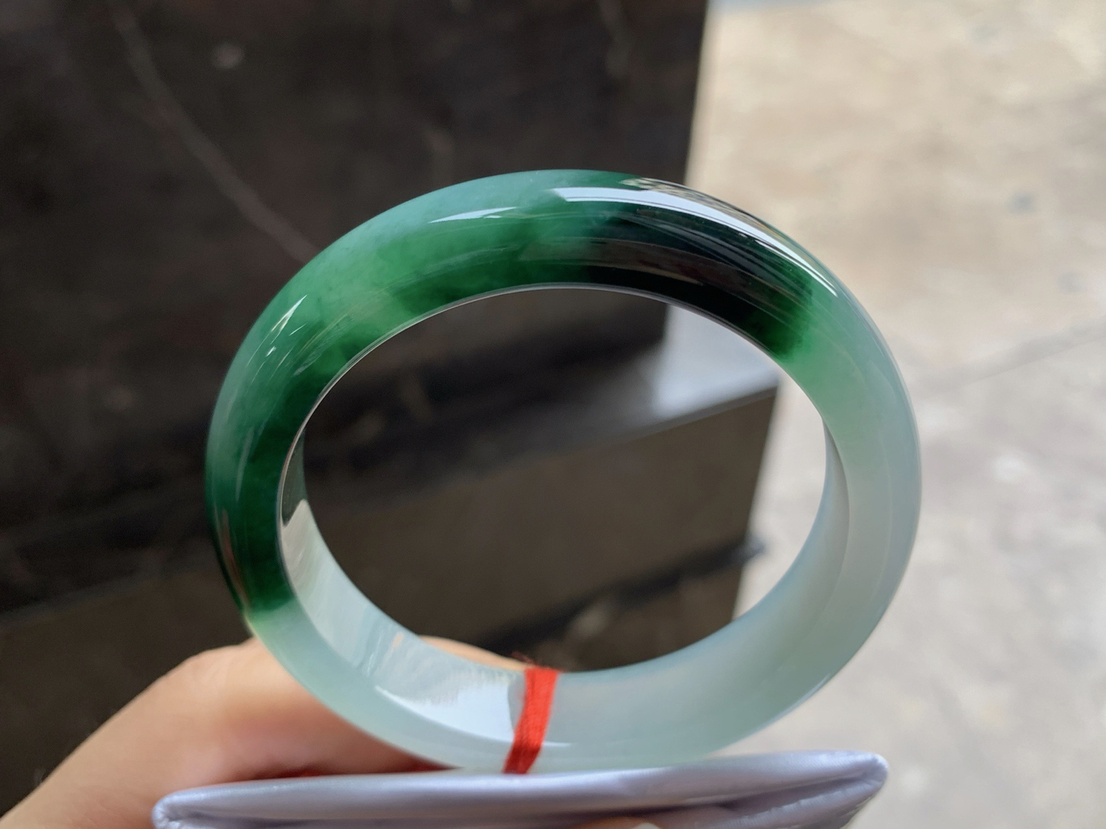 53.5–12.5-8

绿花手镯^_^飘花浓郁