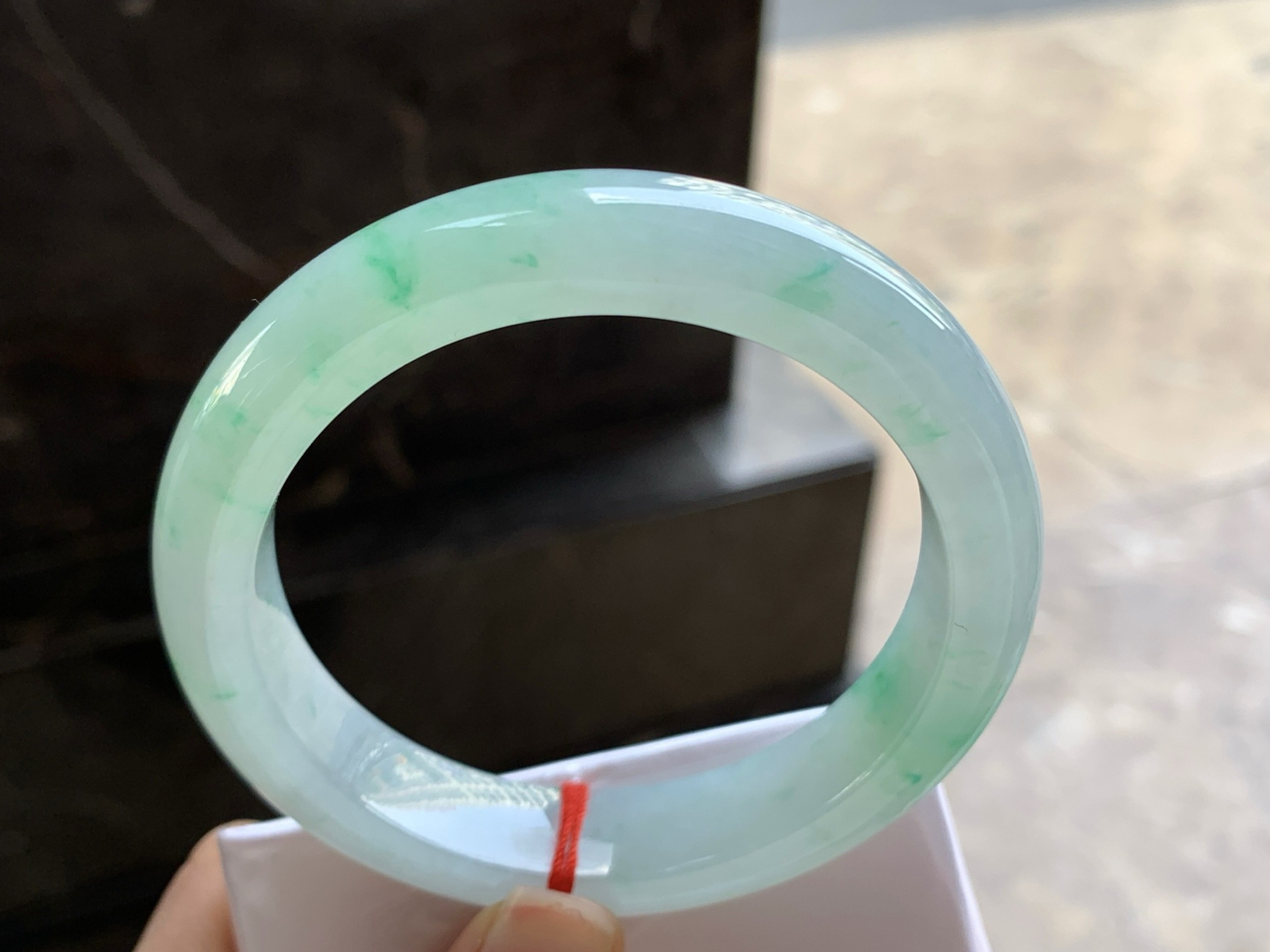 58-12.8-9.1

带色手镯^_^清新细腻 水润