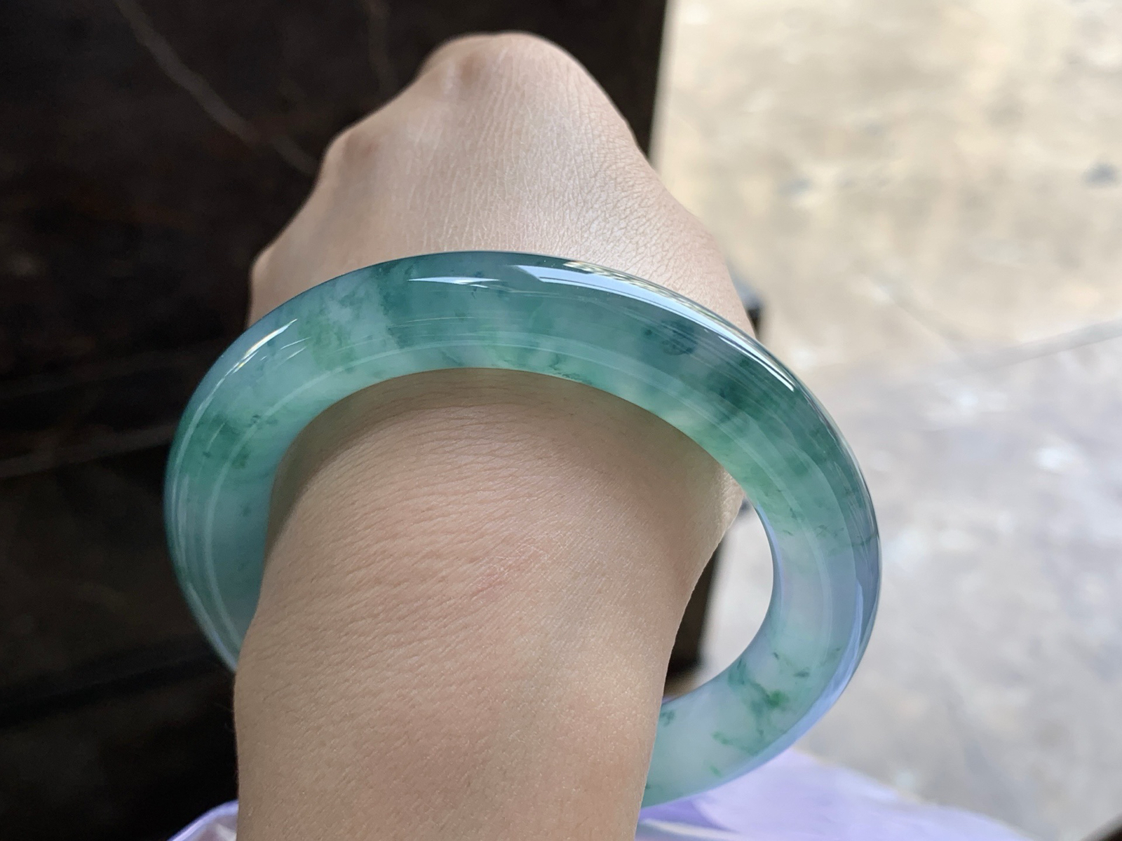 56.5-10.7

冰种蓝花圆条手镯^_^鲜艳 颜色好看 种水好