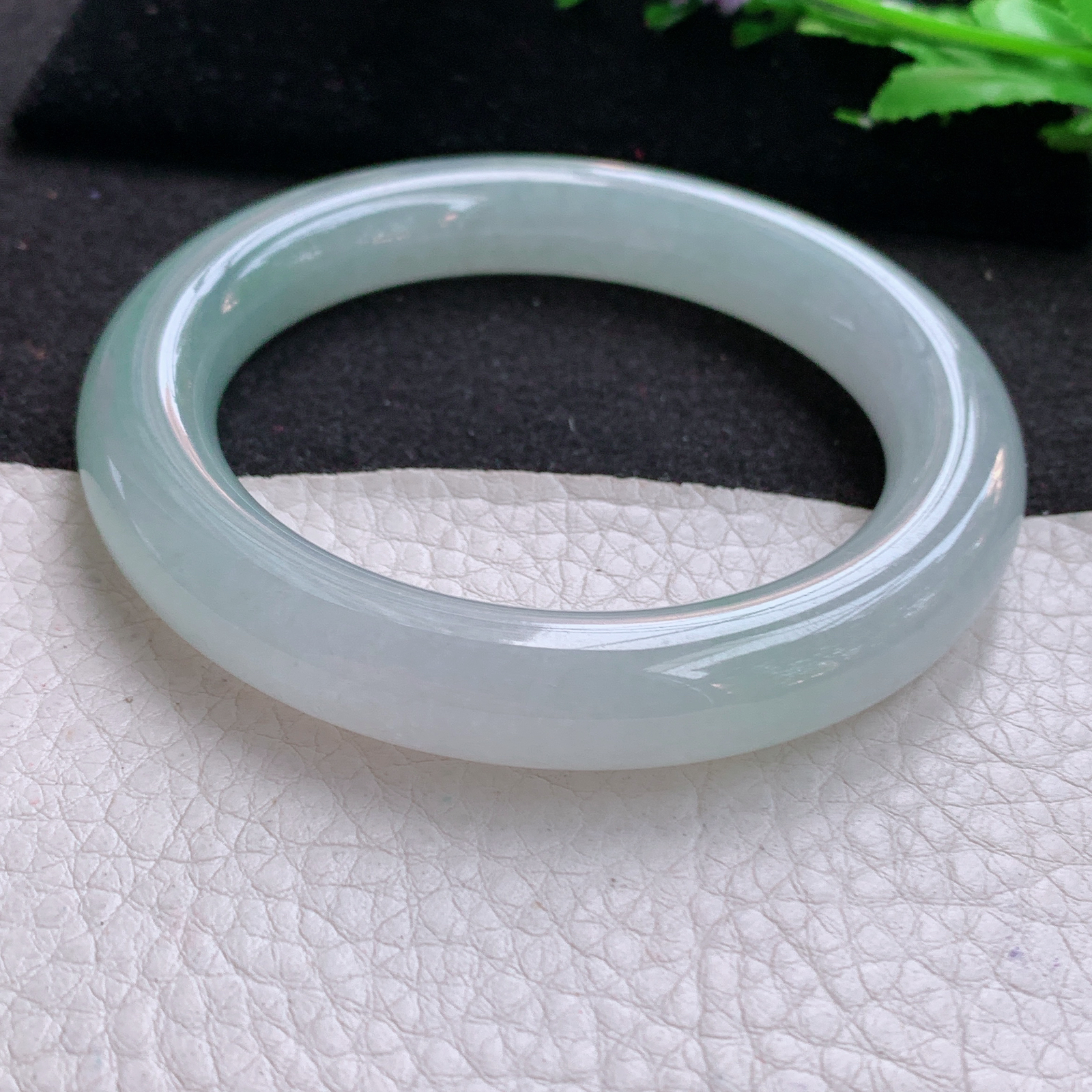 r冰润晴美款57*11.3美人镯 天然缅甸翡翠A货清爽圆条玉手环