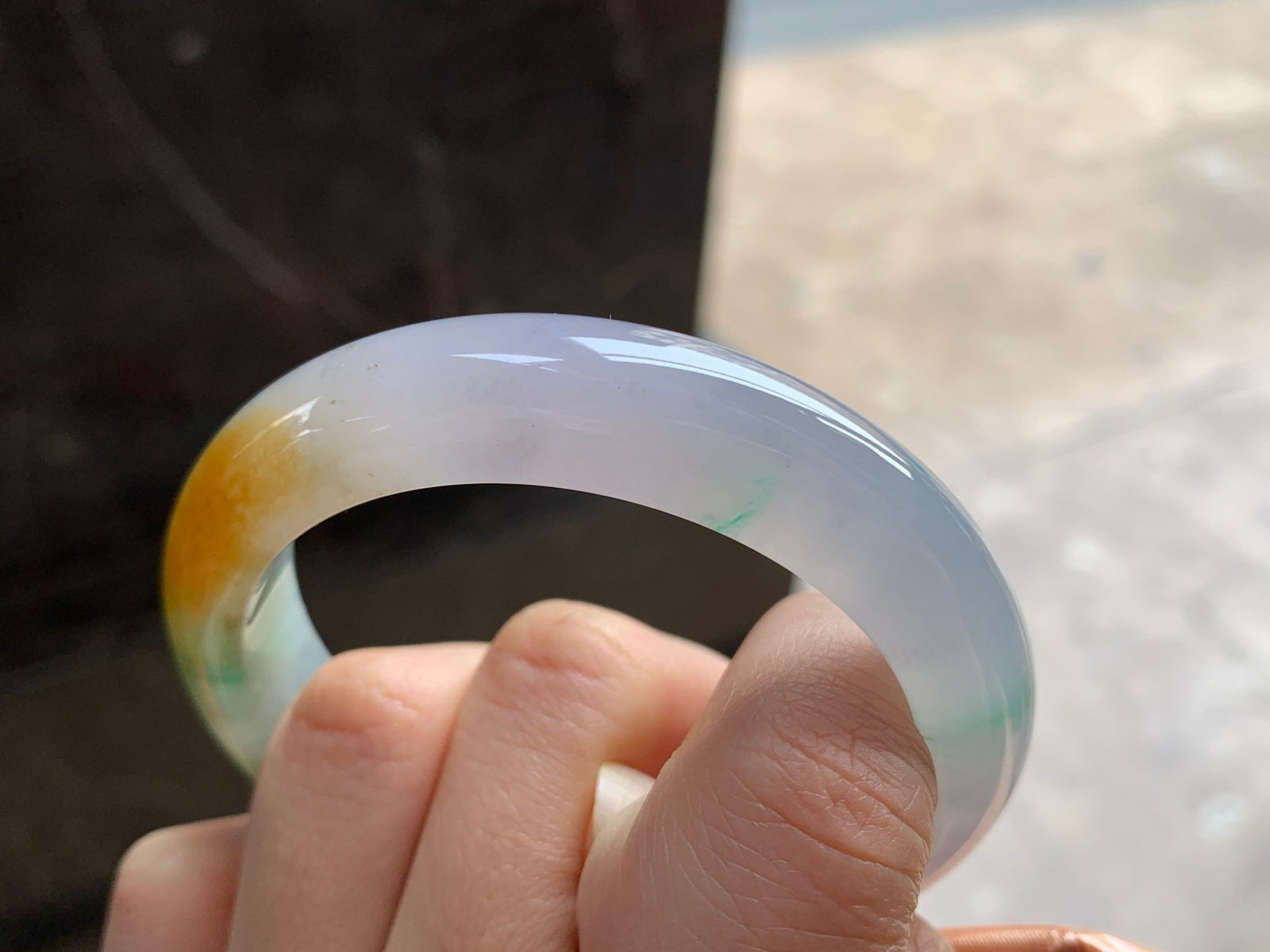 53-12.6-8.5

黄加绿手镯^_^玉质温润 细腻