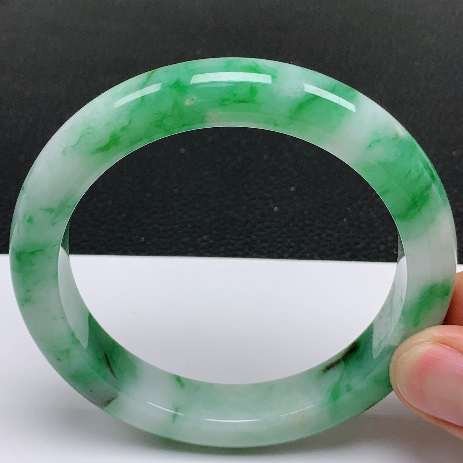 大圈口62～63  天然翡翠老坑冰润飘阳绿正圈厚装手镯 尺寸62.5*13*9.6mm