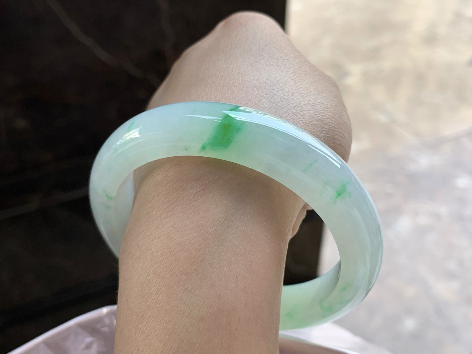 58-12.8-9.1

带色手镯^_^清新细腻 水润