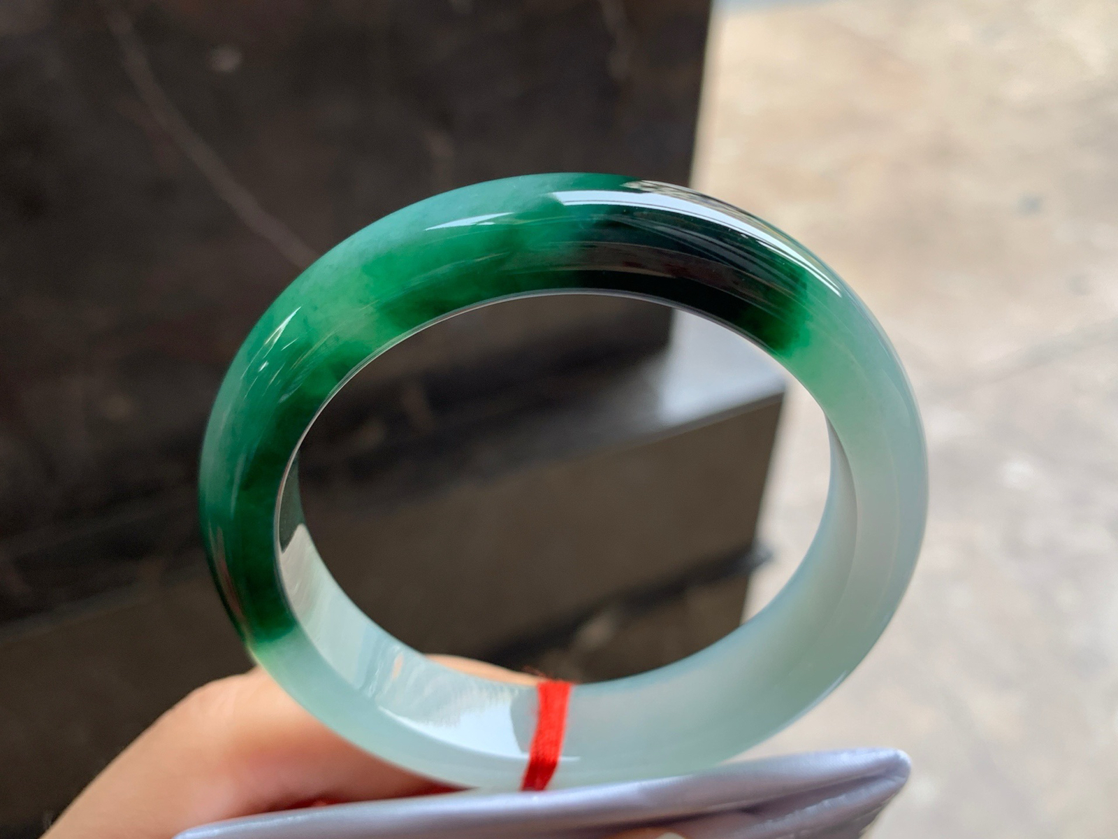 53.5–12.5-8

绿花手镯^_^飘花浓郁