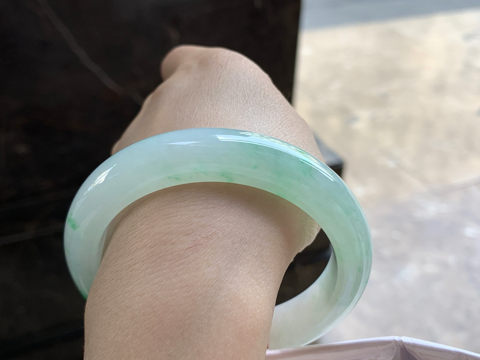 58-12.8-9.1

带色手镯^_^清新细腻 水润