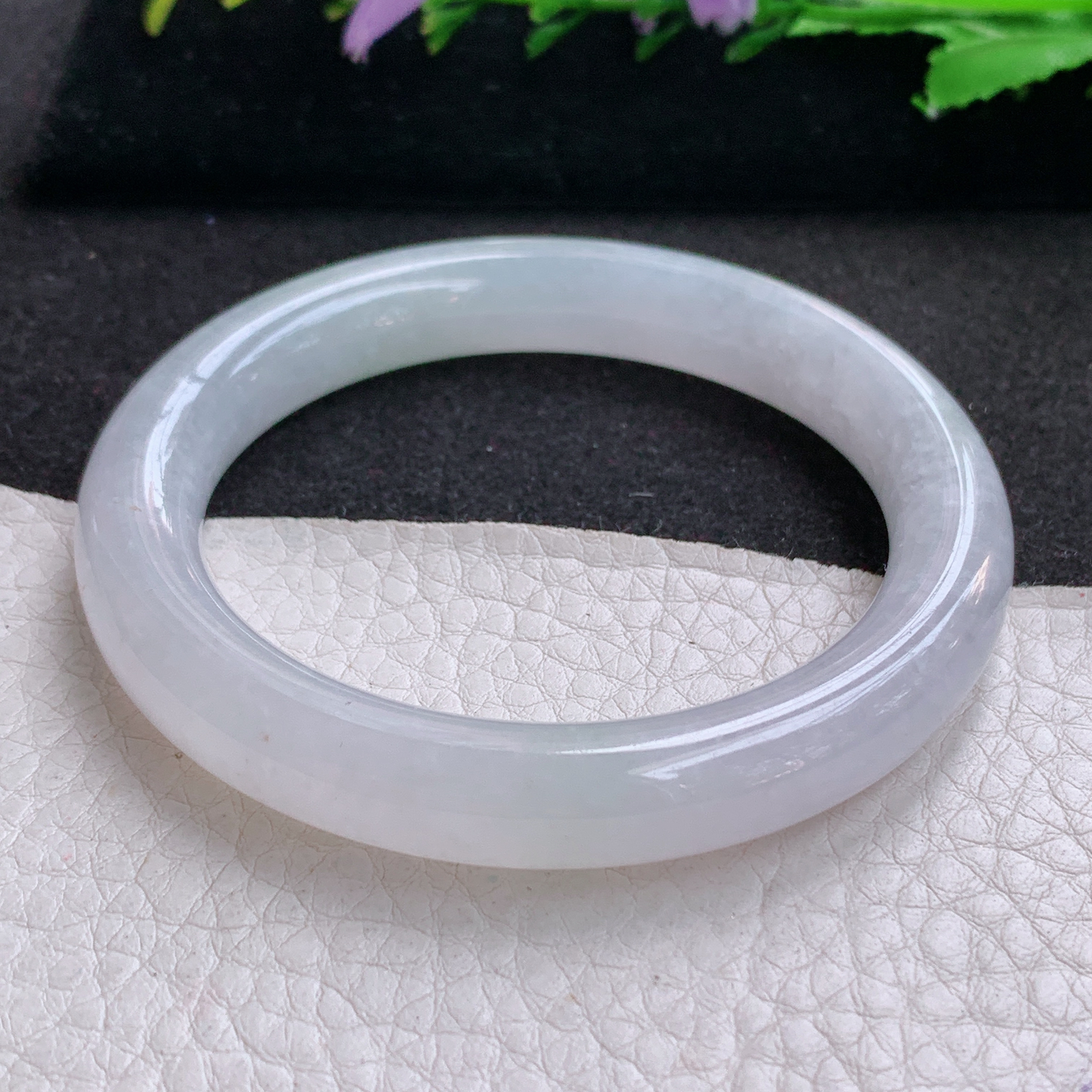 yh白月光款53.5*10*9.3美人镯 天然缅甸翡翠A货细润纯美圆条叮当镯