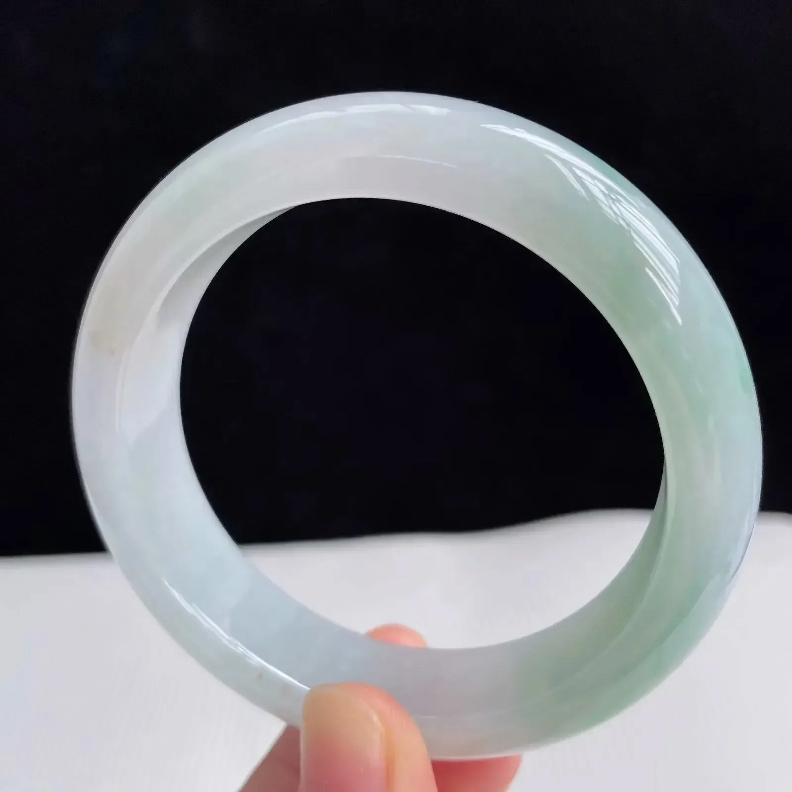 55.6圈好种水玉石天然翡翠水润有种有色飘绿手镯68.61克