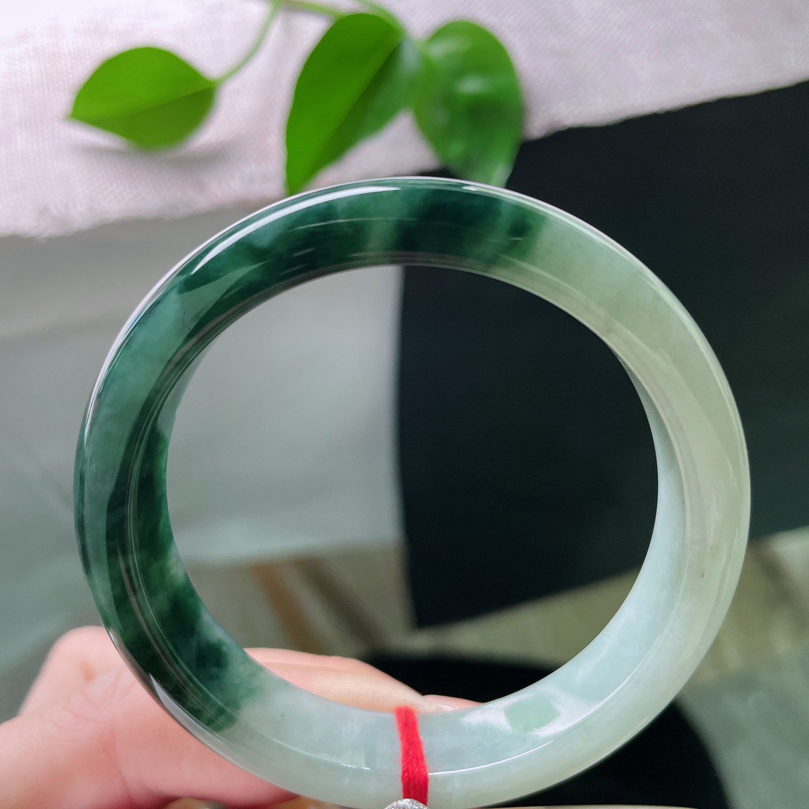 53.7/12.1/7.5，油青正圈，半山水意境感，水润细腻，一点细纹