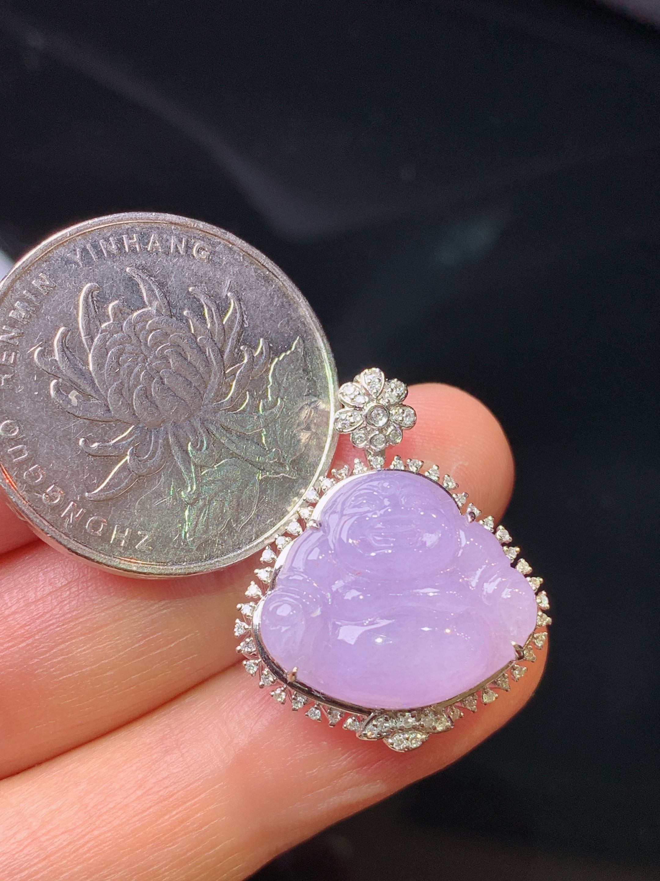 18k金钻镶嵌紫罗兰佛公吊坠 玉质细腻 色泽艳丽清新 整体尺寸25.3*21*9