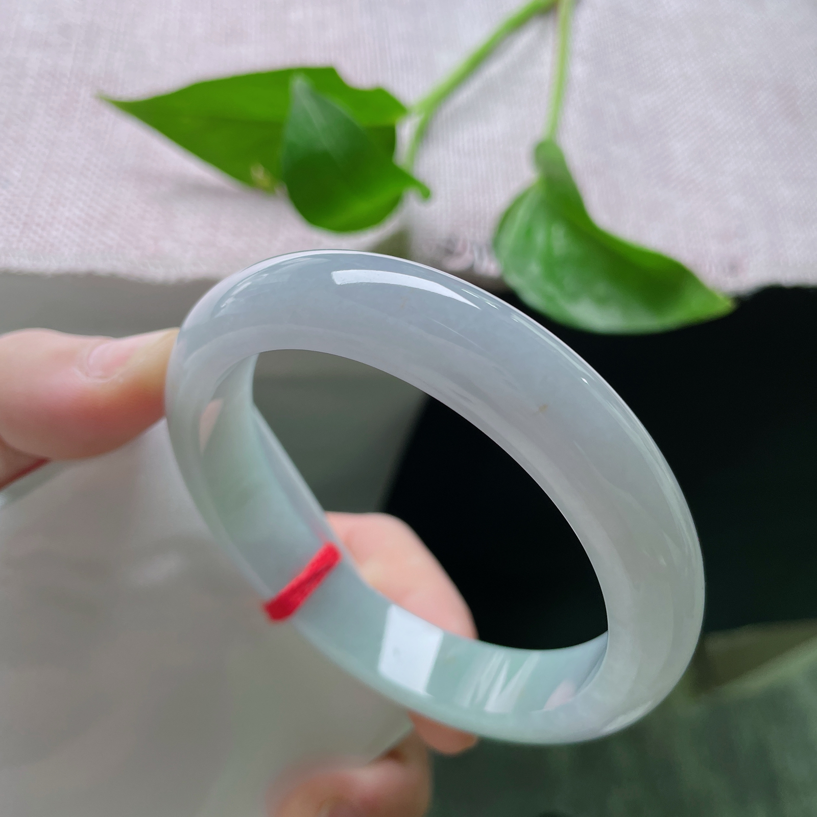 58.8/12.7/8.4，淡绿淡紫正圈，底子细腻干净，清爽自然，亭亭玉立，细纹