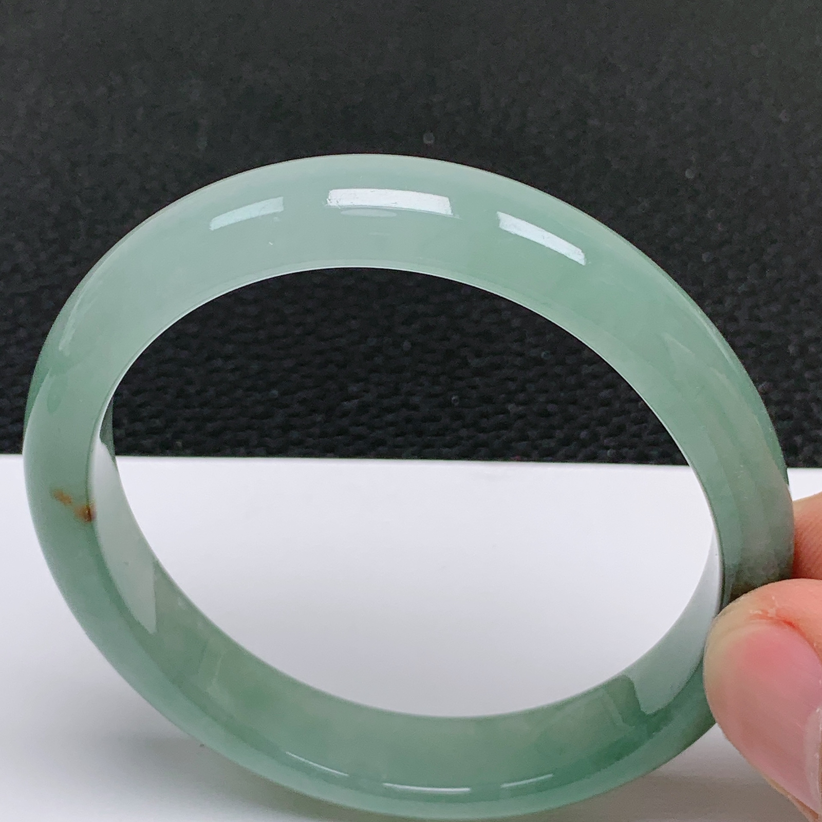 天然翡翠老坑冰润满绿贵妃手镯 尺寸55.2*49.2*11*6.6mm