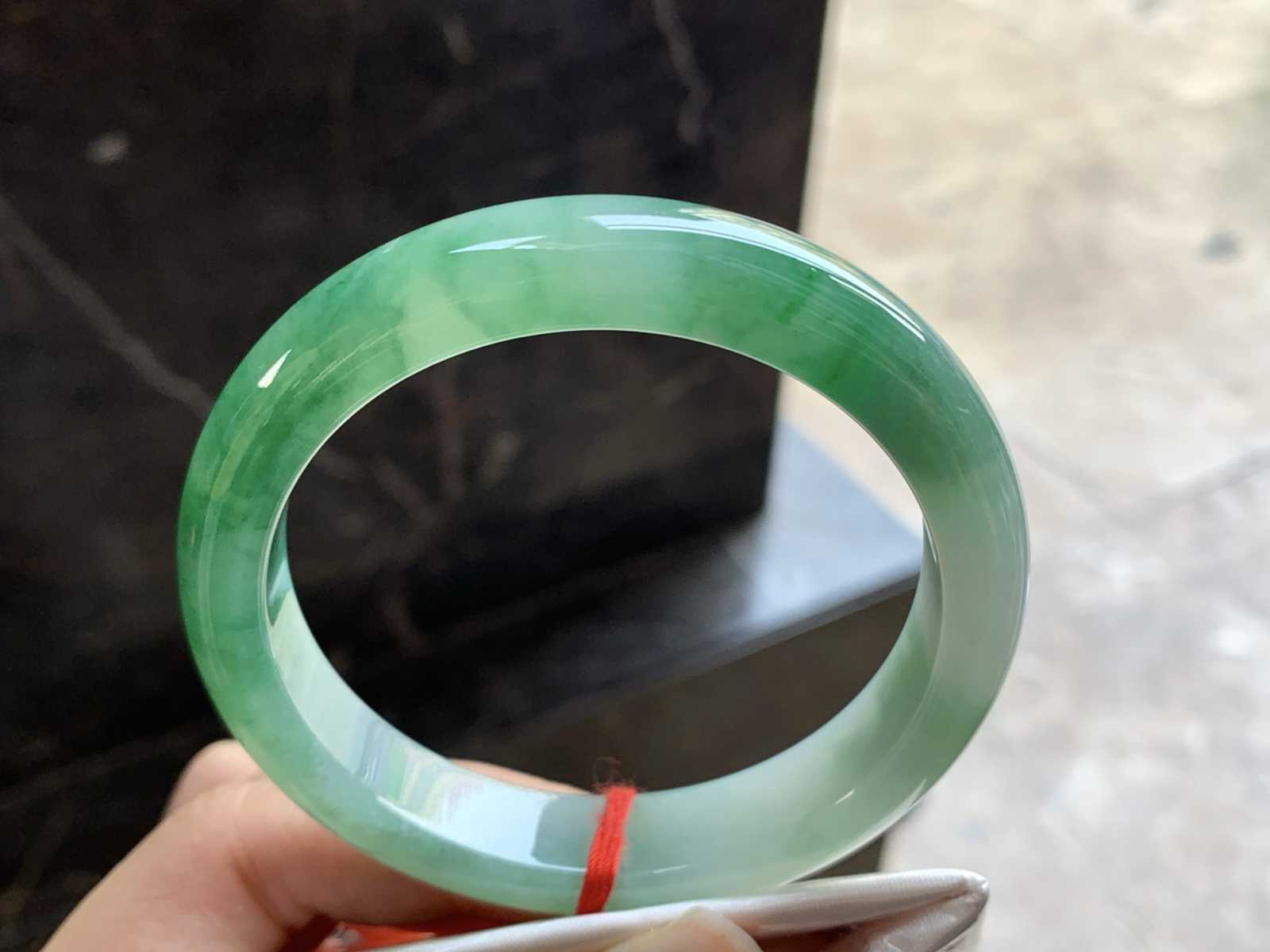 58-12.3-8.2

辣绿色手镯^_^浓郁 鲜艳