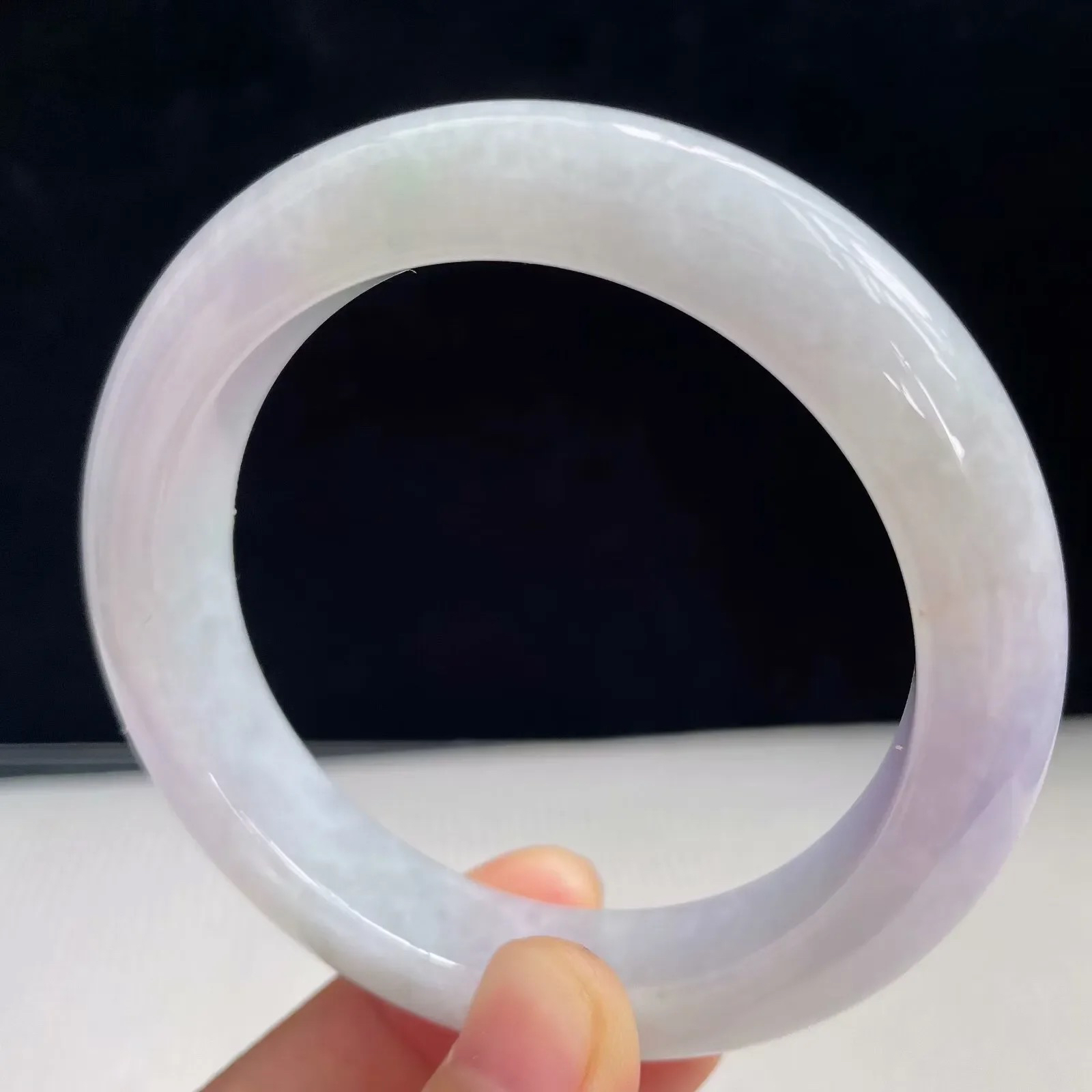 自然光拍摄天然翡翠A货淡紫罗兰好种水55.5mm正圈手镯63.22克