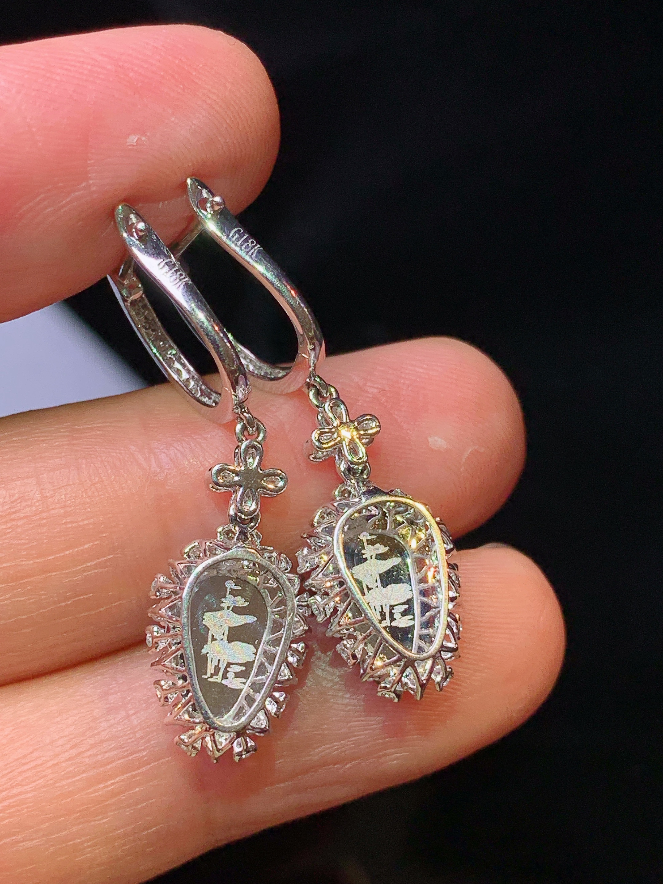 18k金钻镶嵌满绿树叶耳坠 玉质细腻 色泽艳丽清新 水润亮眼 整体尺寸31*9*6.2