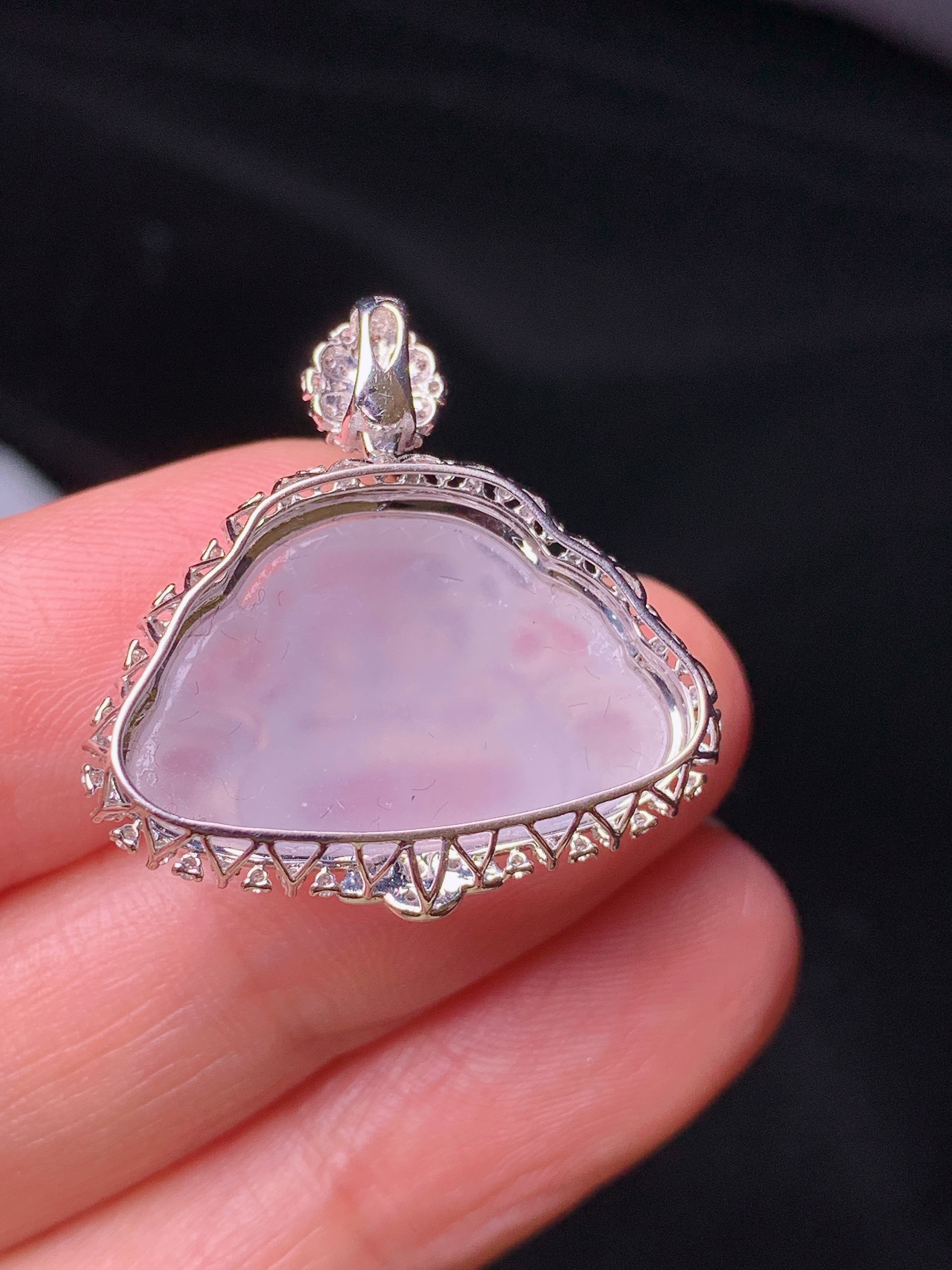 18k金钻镶嵌冰种佛公吊坠 玉质细腻 色泽艳丽清新 水润亮眼 整体尺寸24.8*24.6*10.2