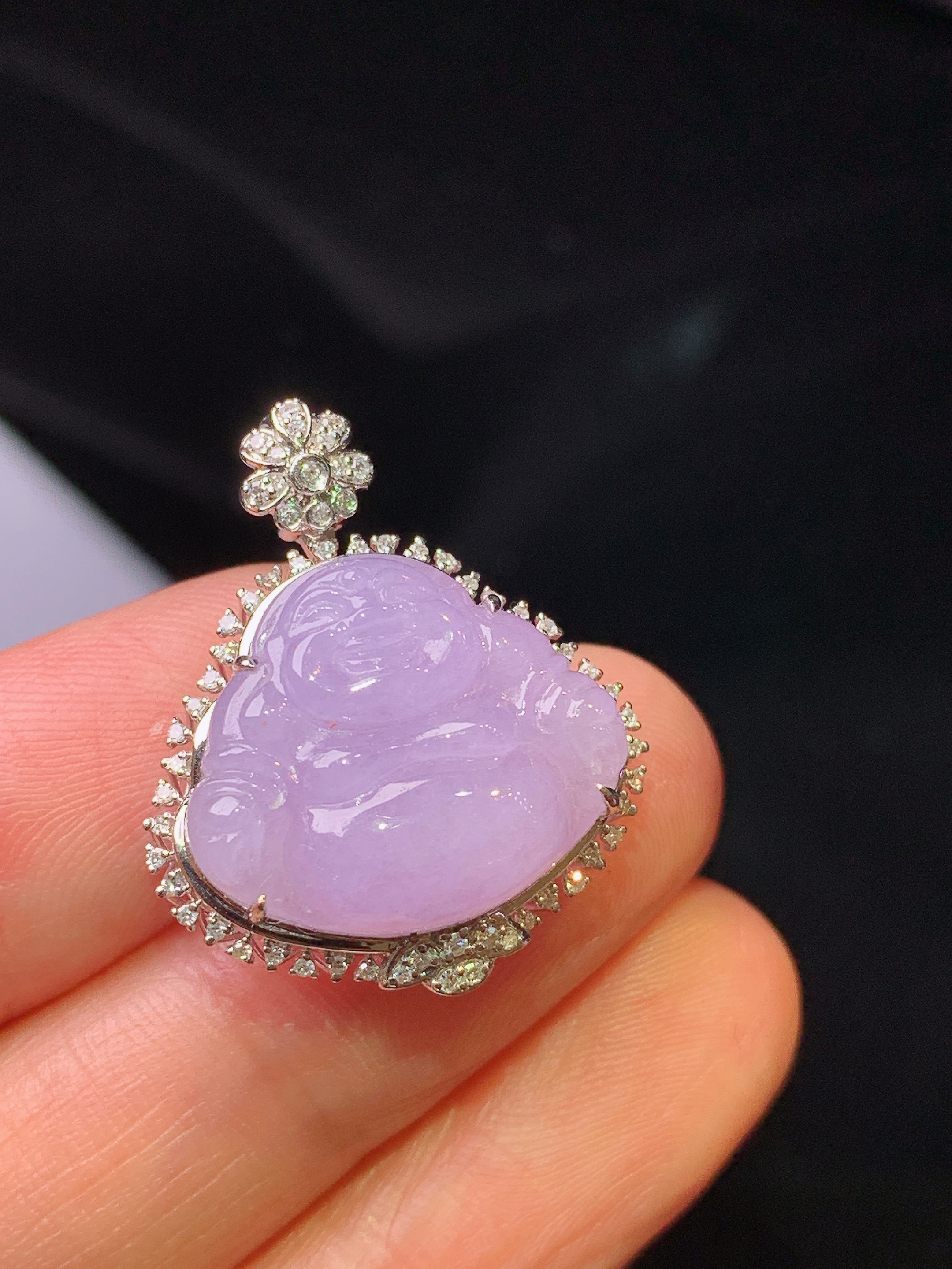 18k金钻镶嵌紫罗兰佛公吊坠 玉质细腻 色泽艳丽清新 整体尺寸25.3*21*9