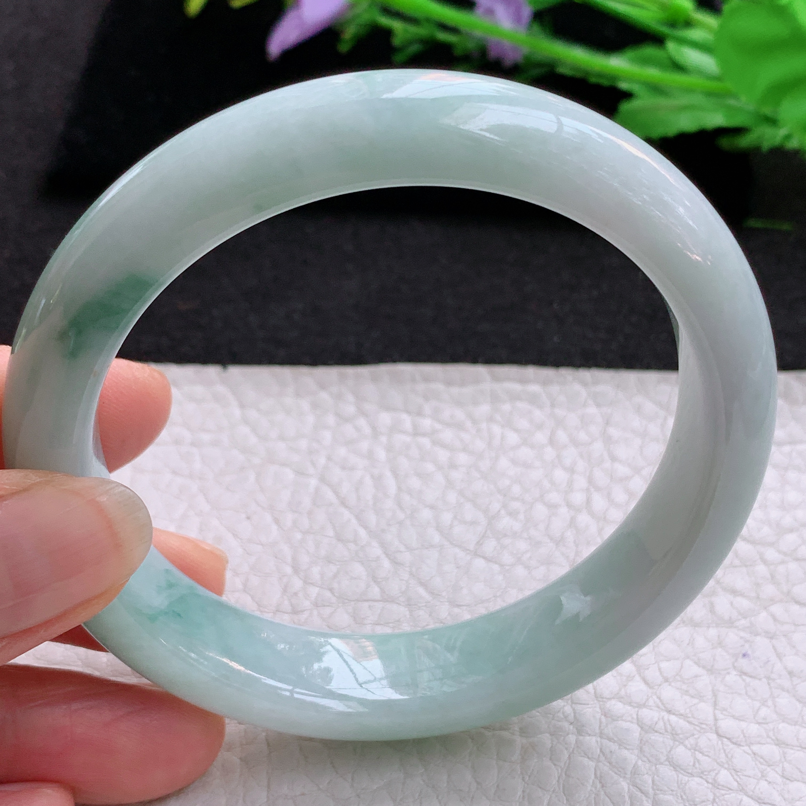 p大圈口60.5*13.5*9平安镯 天然缅甸翡翠A货胶感飘花水润宽边玉手环