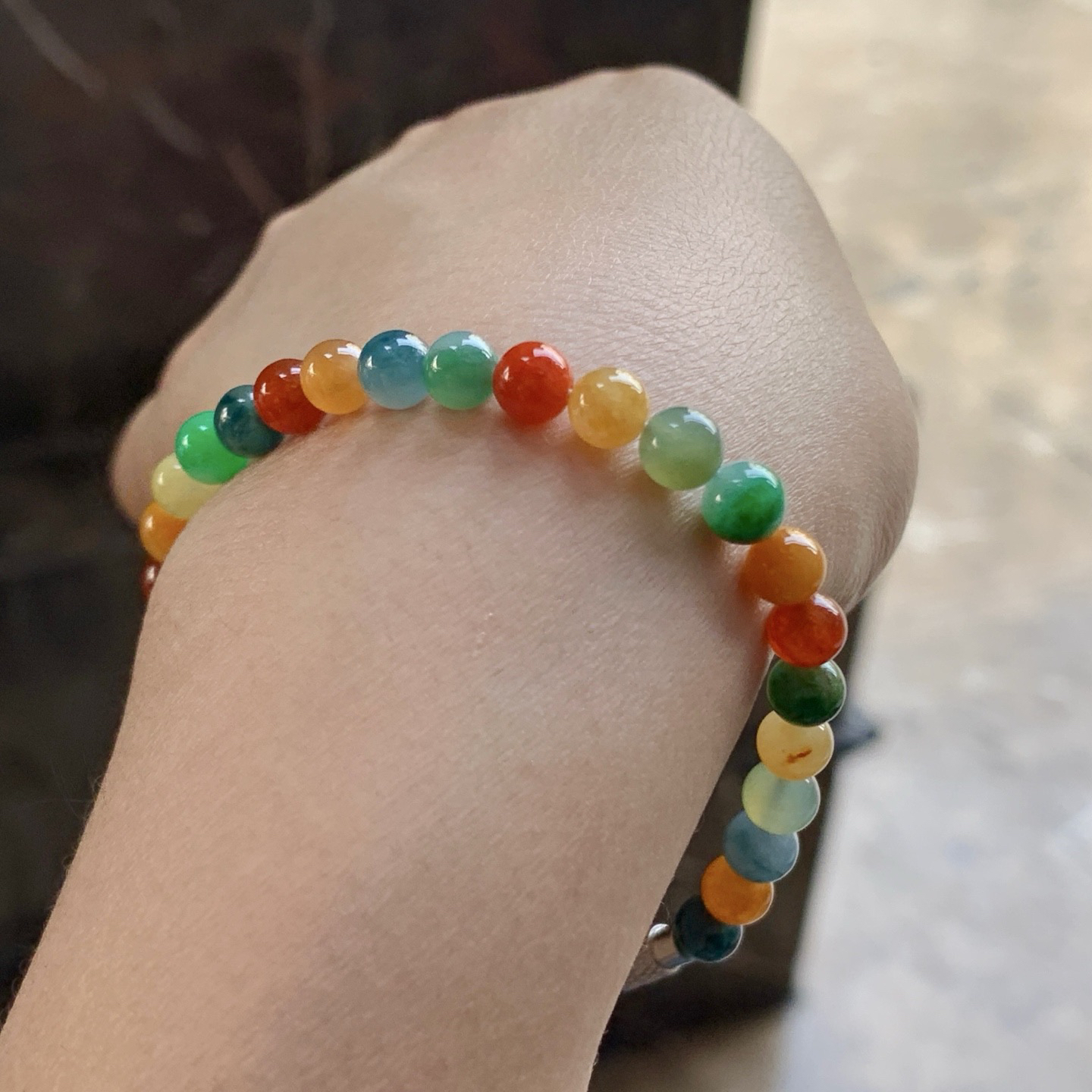 多彩手串^_^颜色鲜艳 玉质温润