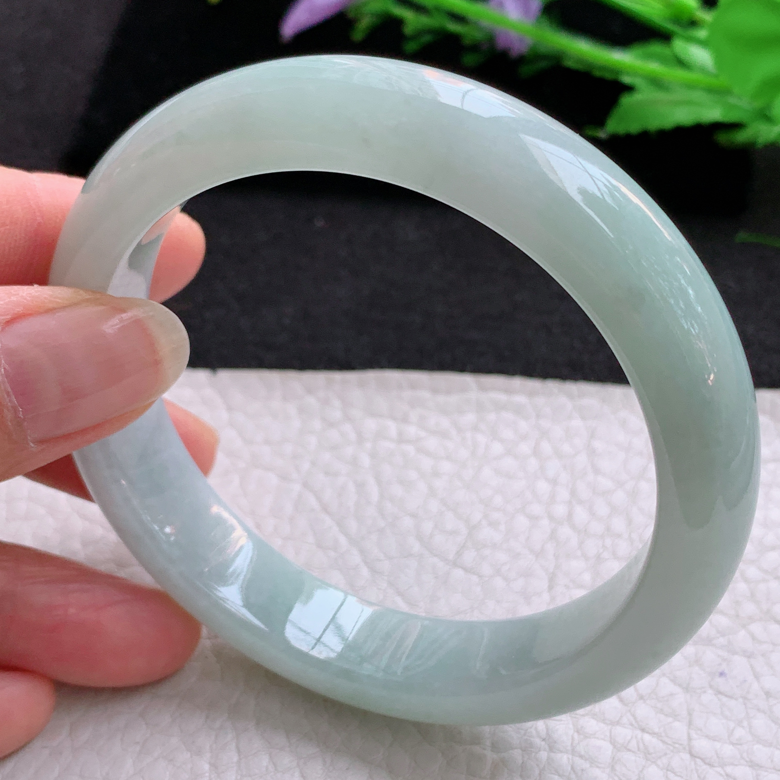 p大圈口61*13.3*8.8平安镯 天然缅甸翡翠A货胶感浅绿水润宽边玉手环