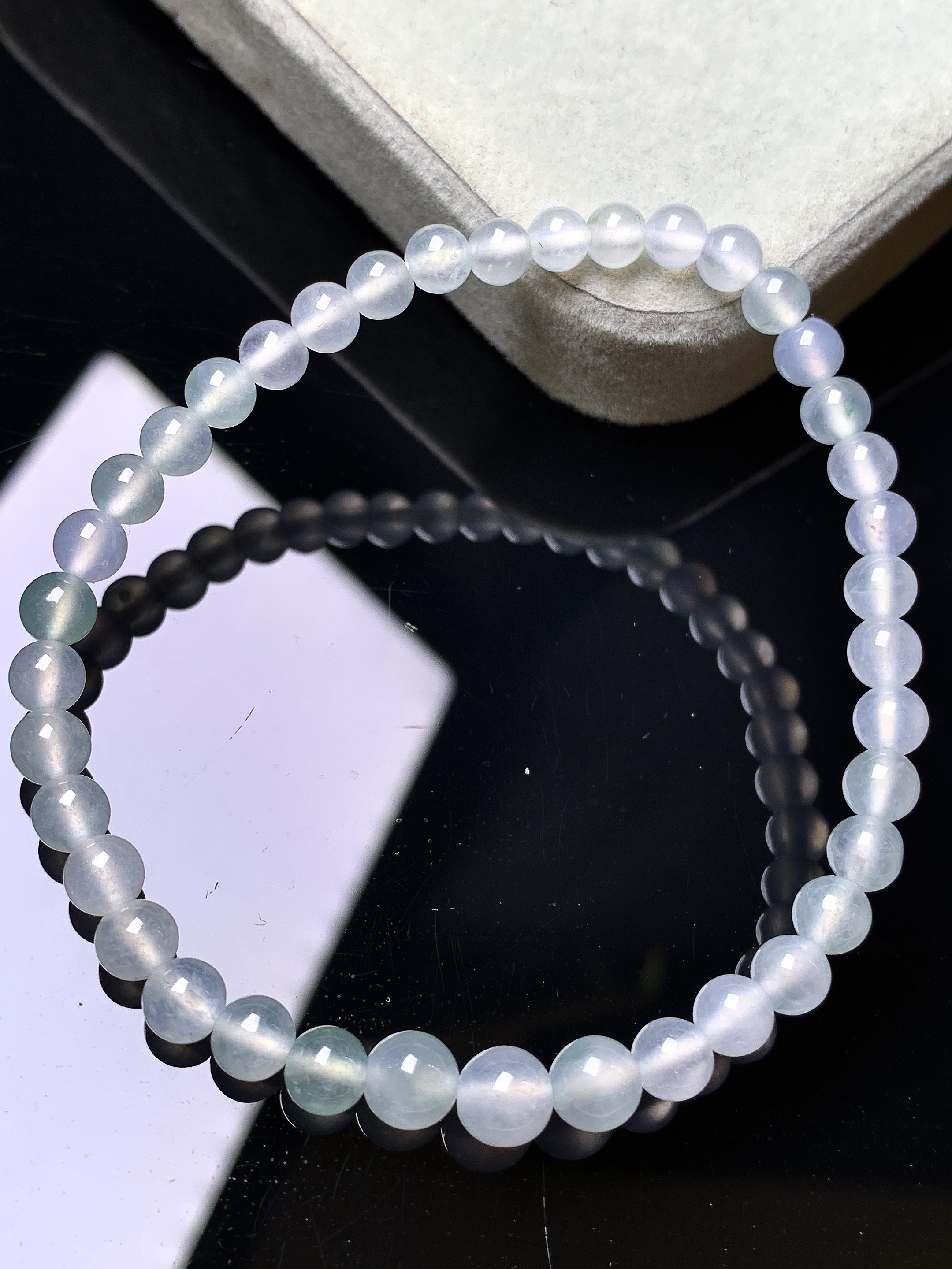 冰种圆珠手链 玉质细腻 色泽艳丽清新 整体尺寸4.5