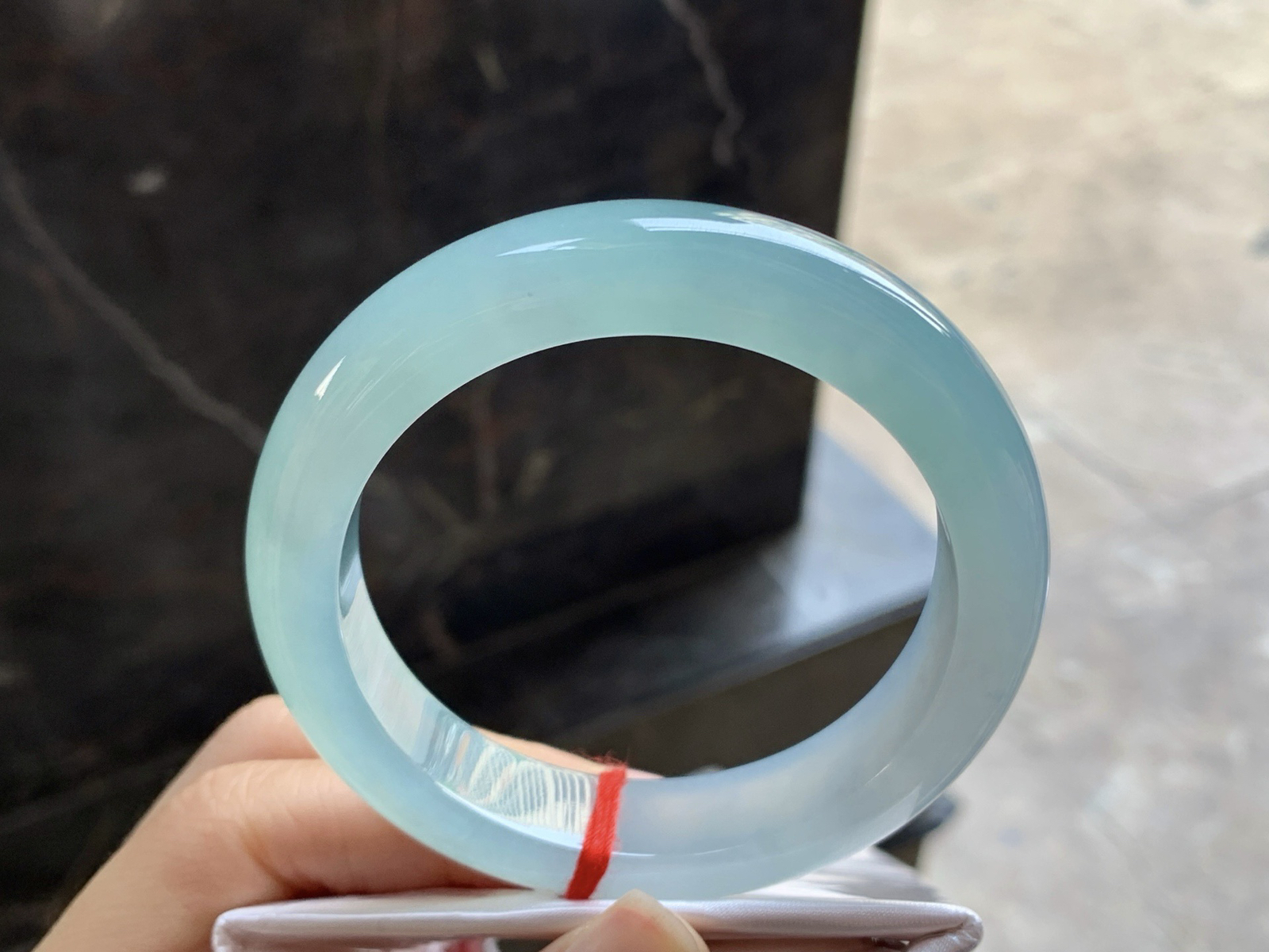 55.5-12.5-9

冰蓝手镯^_^清透 水润