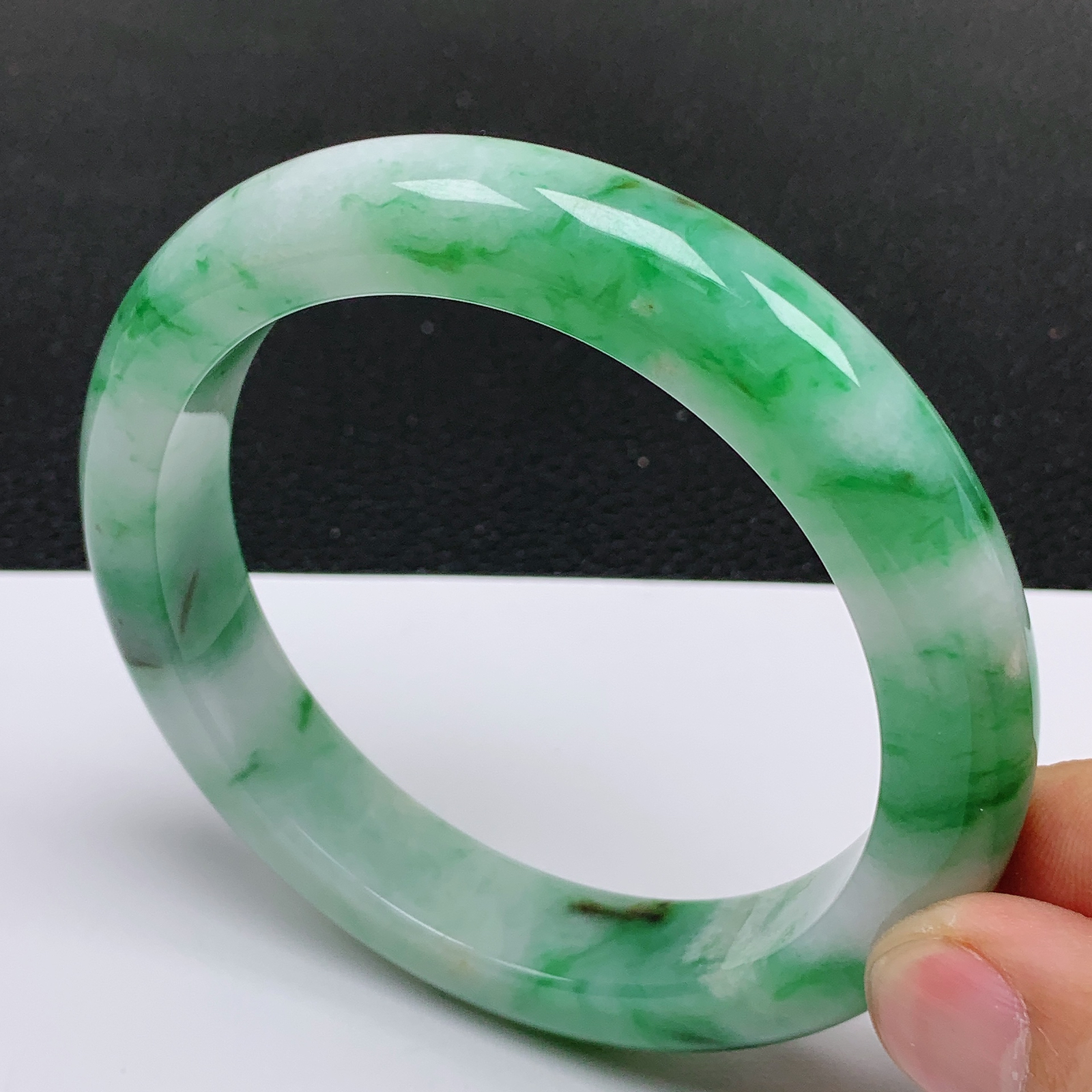 大圈口62～63  天然翡翠老坑冰润飘阳绿正圈厚装手镯 尺寸62.5*13*9.6mm