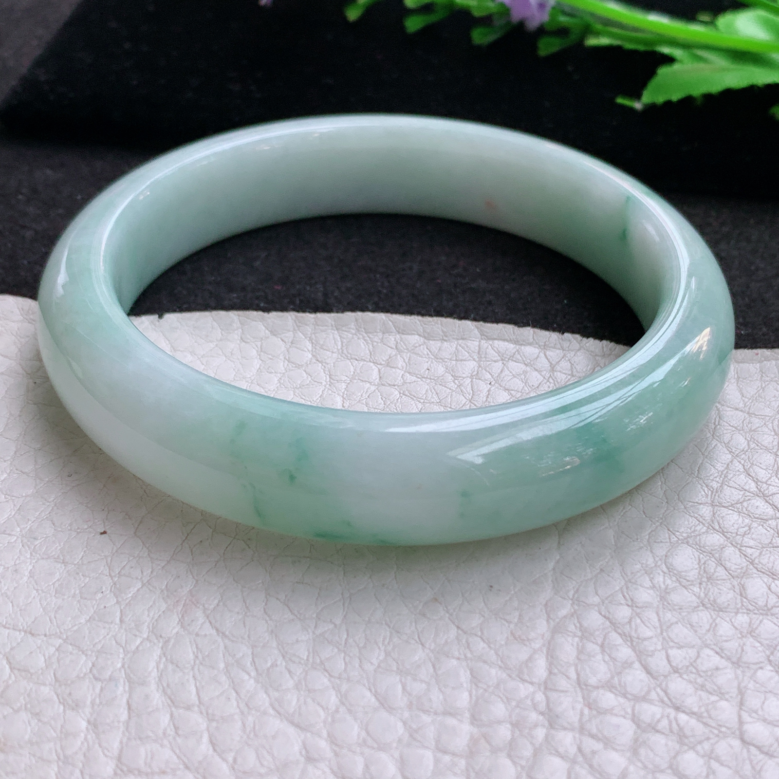 p大圈口60.5*13.5*9平安镯 天然缅甸翡翠A货胶感飘花水润宽边玉手环