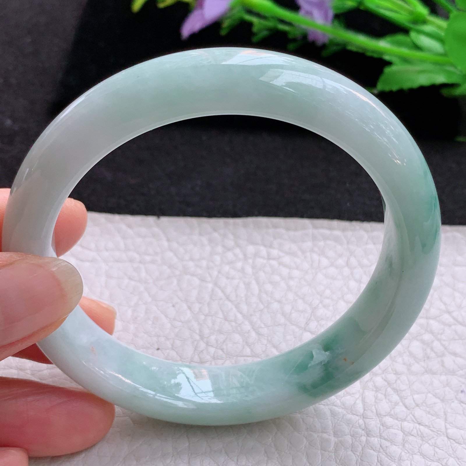 p大圈口60.5*13.5*9平安镯 天然缅甸翡翠A货胶感飘花水润宽边玉手环