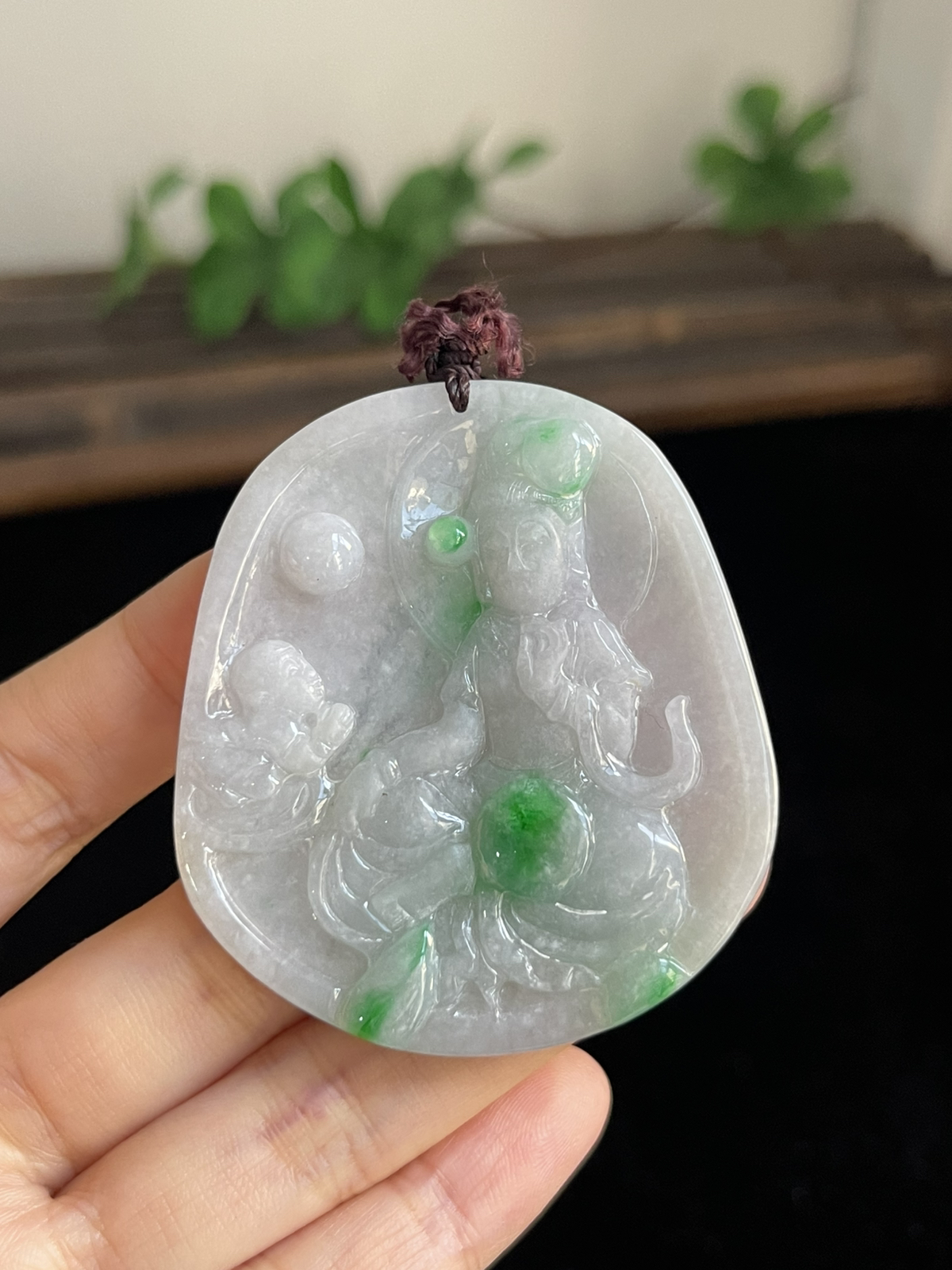翡翠糯化种飘绿吊坠