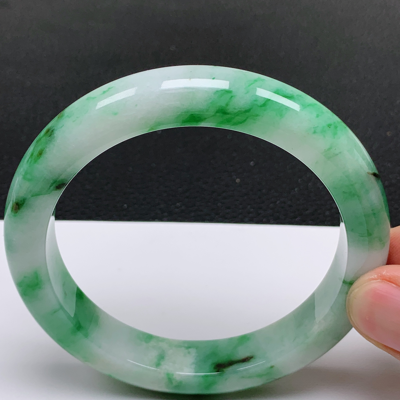 大圈口62～63  天然翡翠老坑冰润飘阳绿正圈厚装手镯 尺寸62.5*13*9.6mm