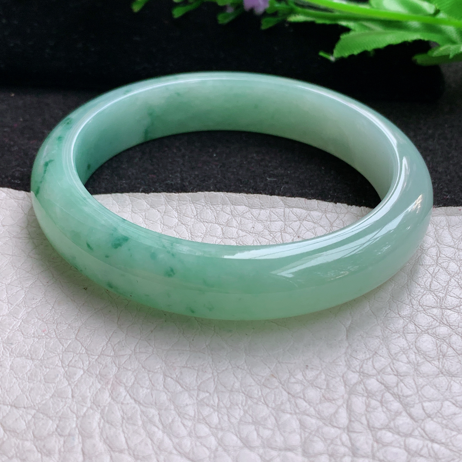 nr飘逸款56*12*8平安镯 天然缅甸翡翠A货细润飘花宽边玉手环