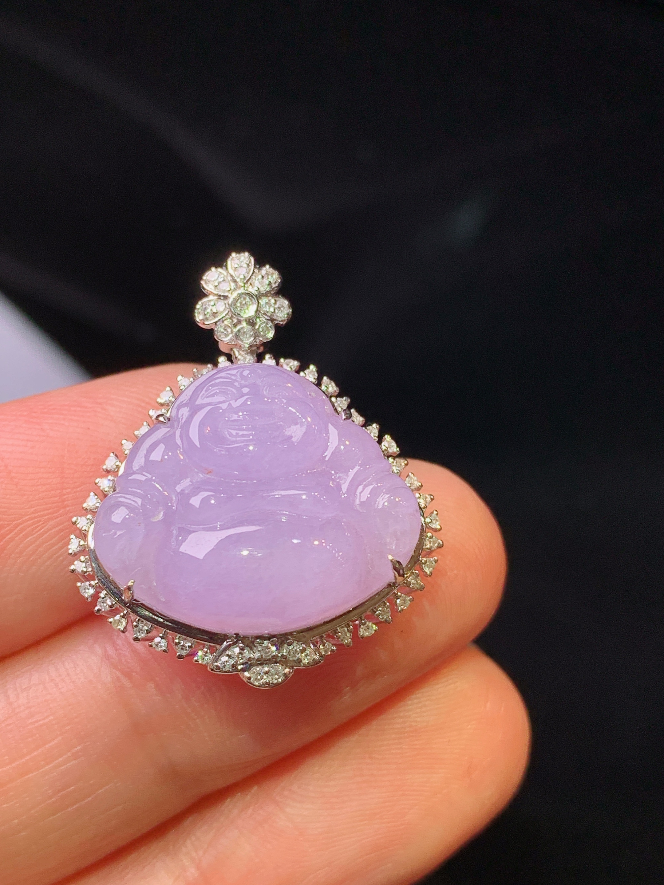 18k金钻镶嵌紫罗兰佛公吊坠 玉质细腻 色泽艳丽清新 整体尺寸25.3*21*9