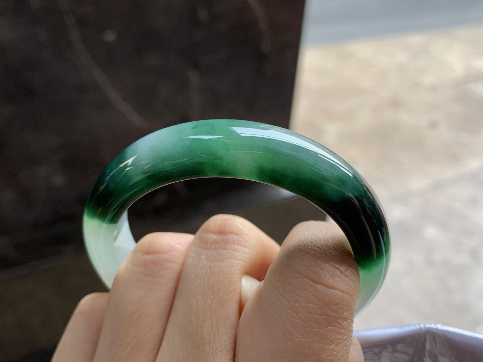 53.5–12.5-8

绿花手镯^_^飘花浓郁