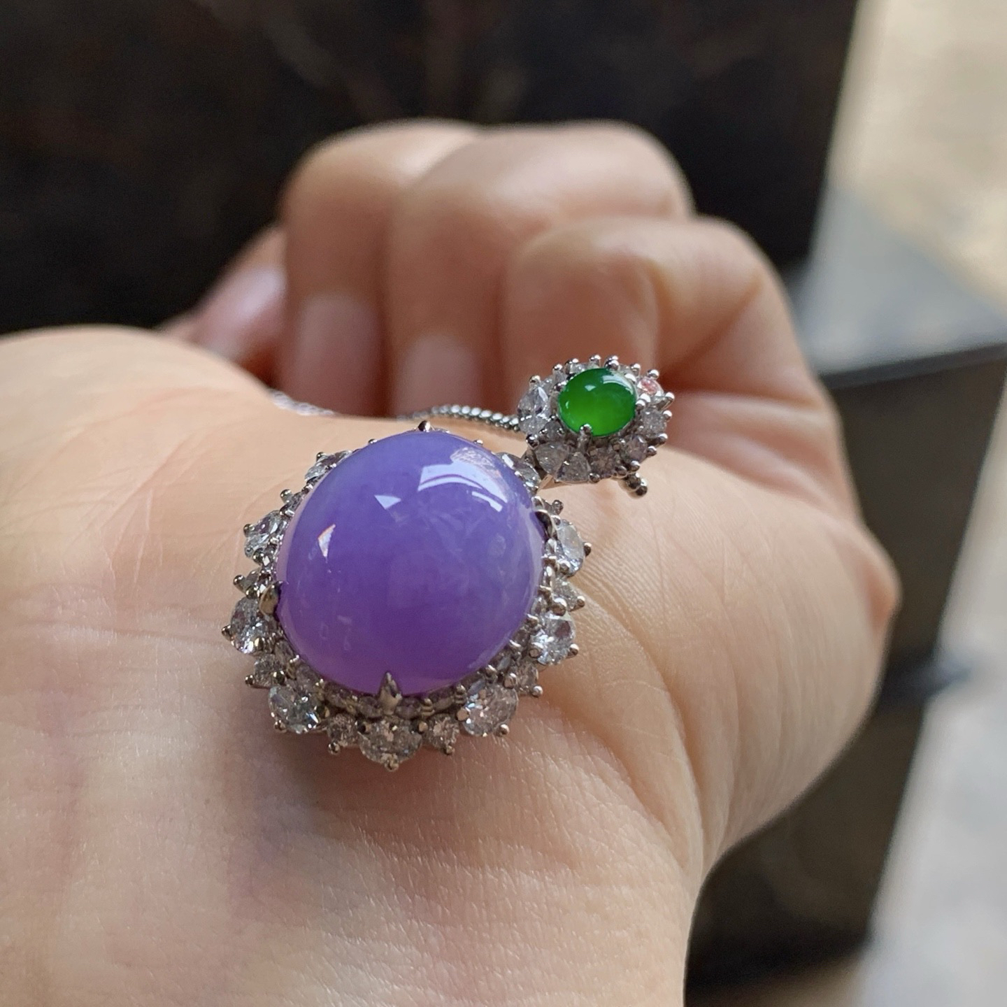 金钻镶嵌紫罗兰吊坠^_^颜色鲜艳 饱满