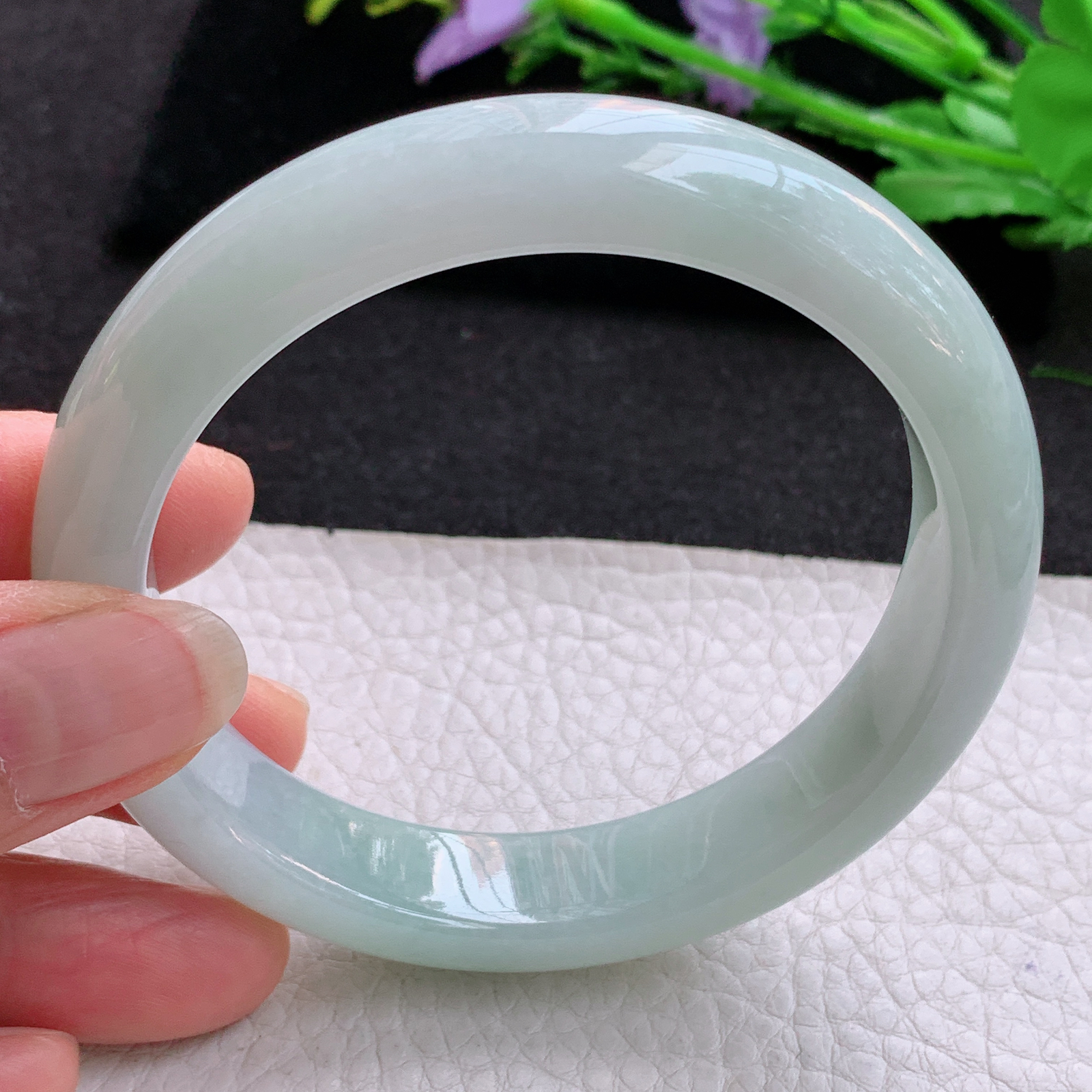 p大圈口61*13.3*8.8平安镯 天然缅甸翡翠A货胶感浅绿水润宽边玉手环