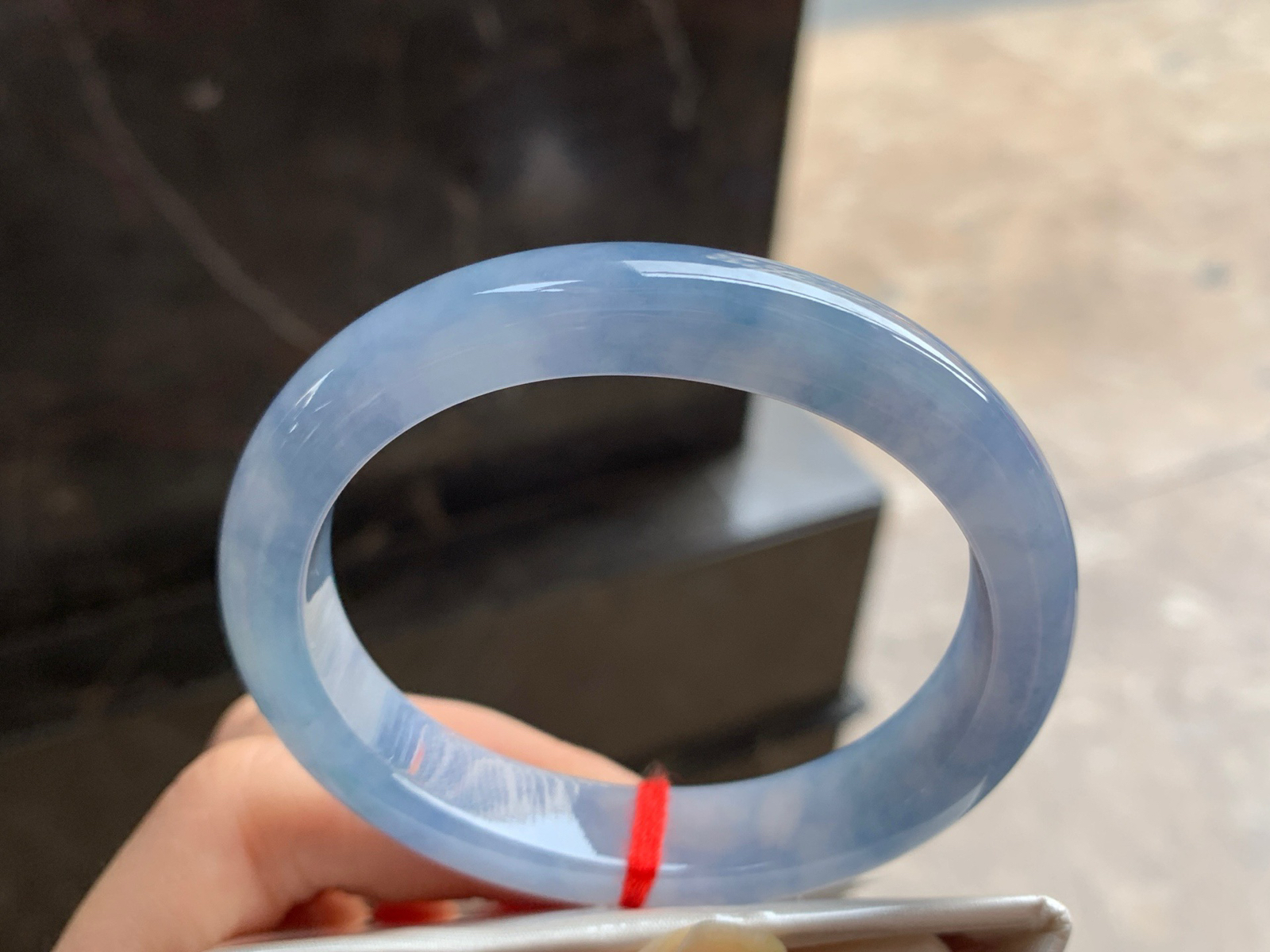 55.2-11.7-7.9

紫罗兰贵妃手镯^_^清新 起光 正圈53可以带