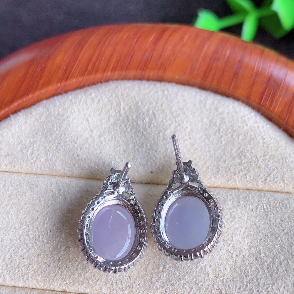 冰透紫罗兰翡翠925银镶嵌耳坠，自然光实拍，翠色灵动，颜色漂亮，种老水足，品相佳，佩戴佳品！W502.5  整体尺寸：16-10.8-5.2mm  裸石尺寸：10-8mm