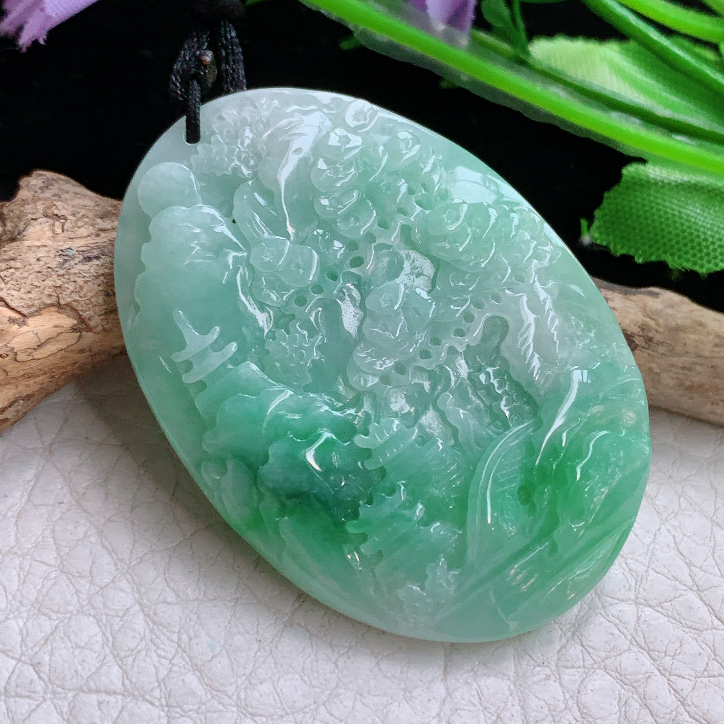 f8实拍49*35*6缅甸天然翡翠飘绿花山水牌吊坠