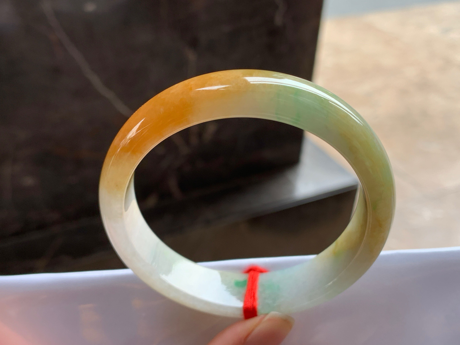 57-13.6-7

红翡手镯^_^颜色鲜艳 玉质温润 细腻