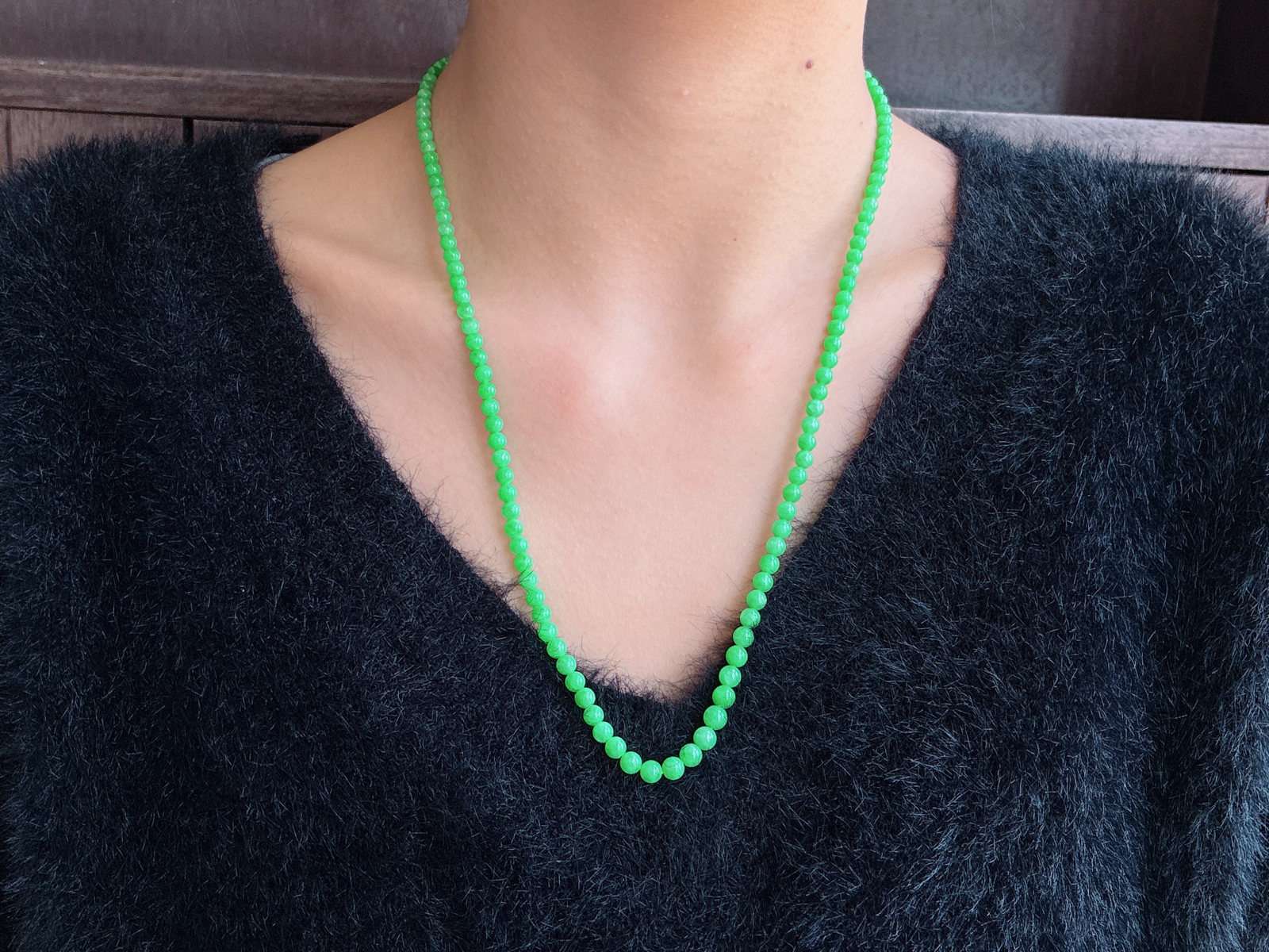 【珠子】冰阳绿珠链圆珠子珠链
【说明】缅料 性价比高  
【尺寸】3.3-5.2mm，26cm
【重量】17克